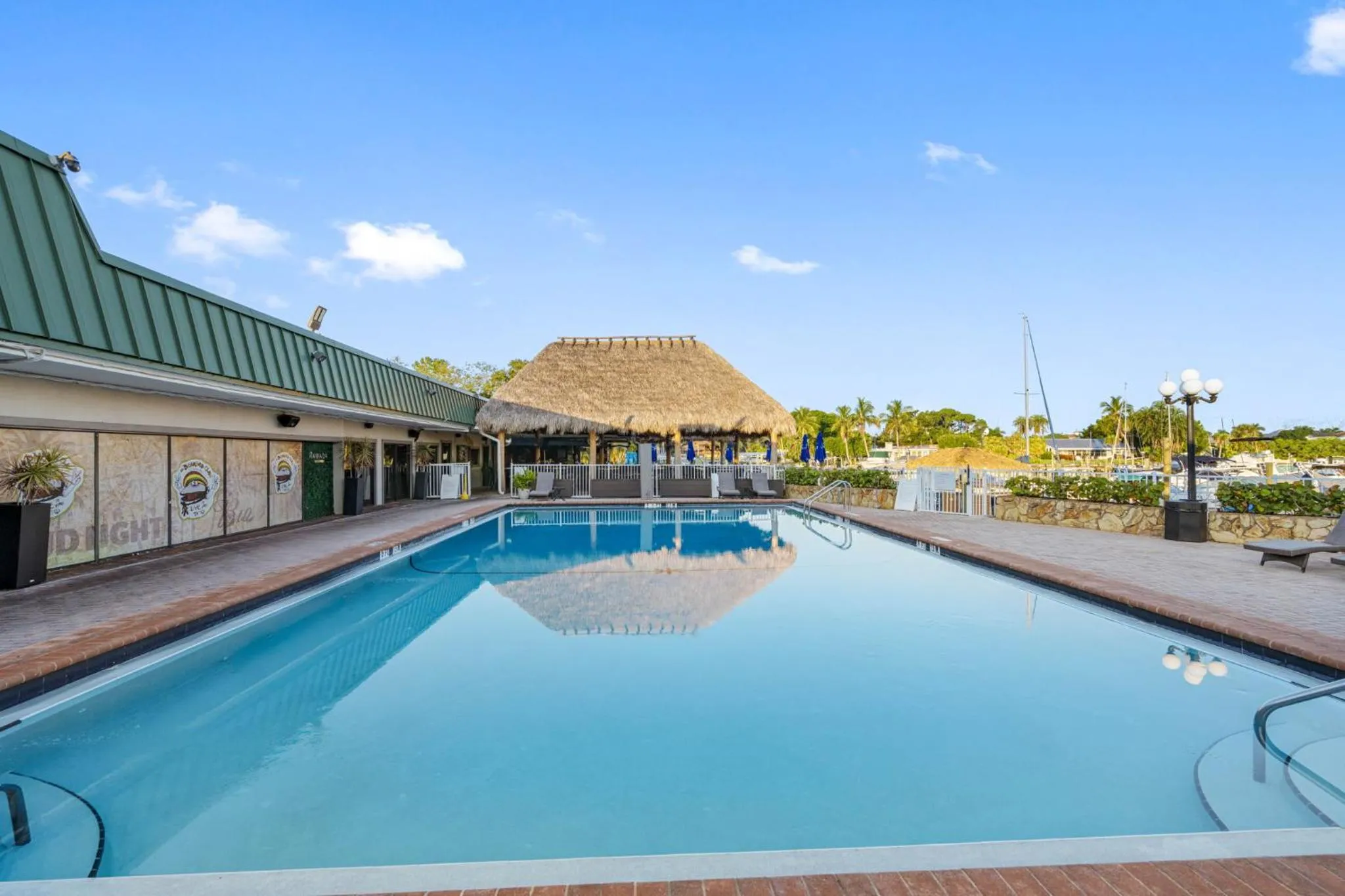 Swimming pool in Bay Breeze