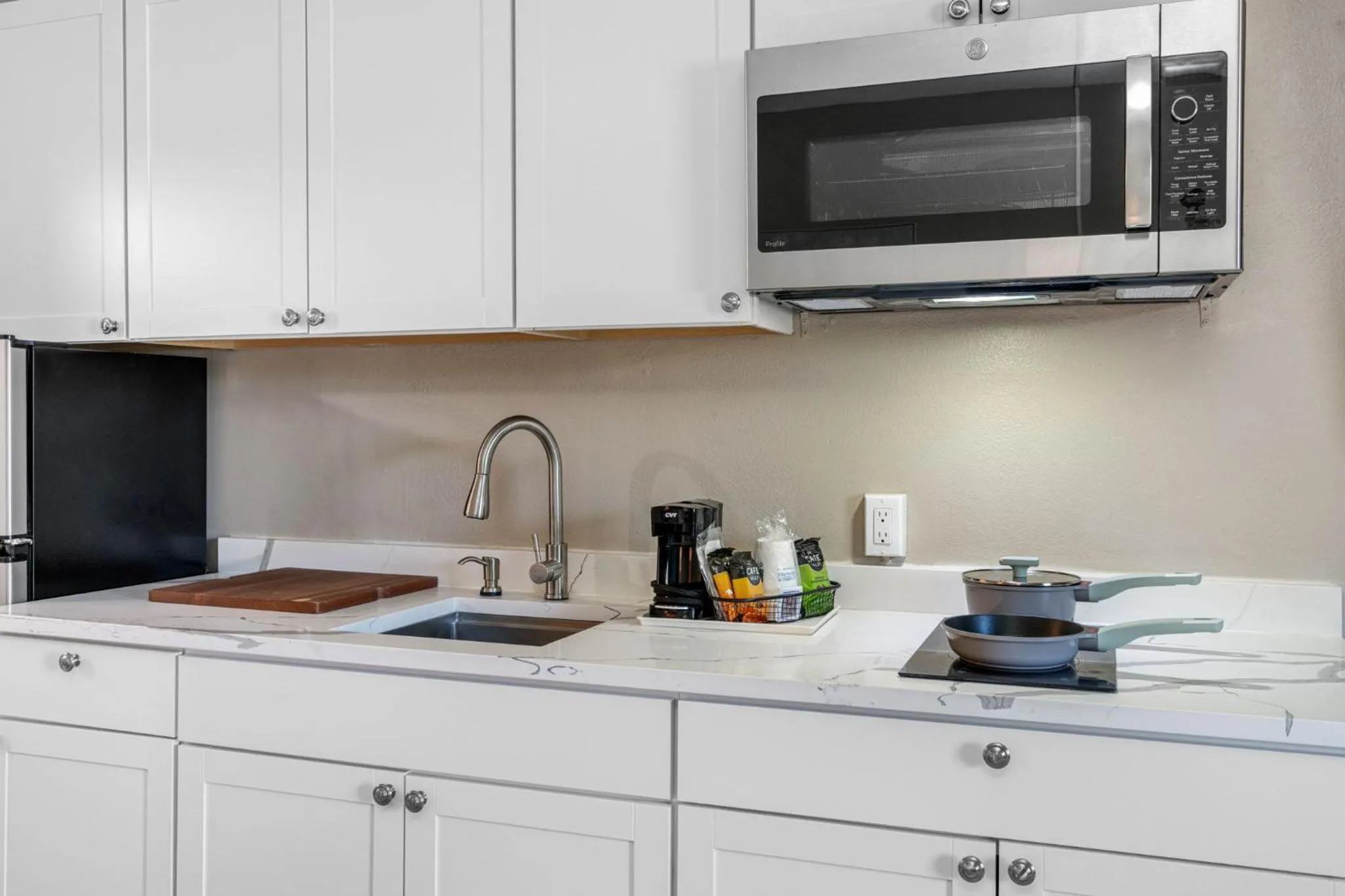 Kitchen or kitchenette in Bay Breeze
