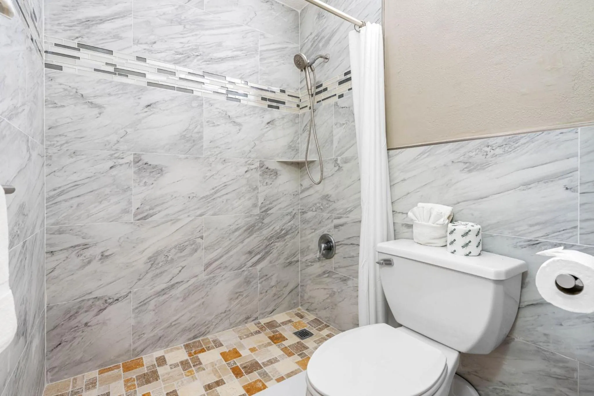 Toilet in Bay Breeze