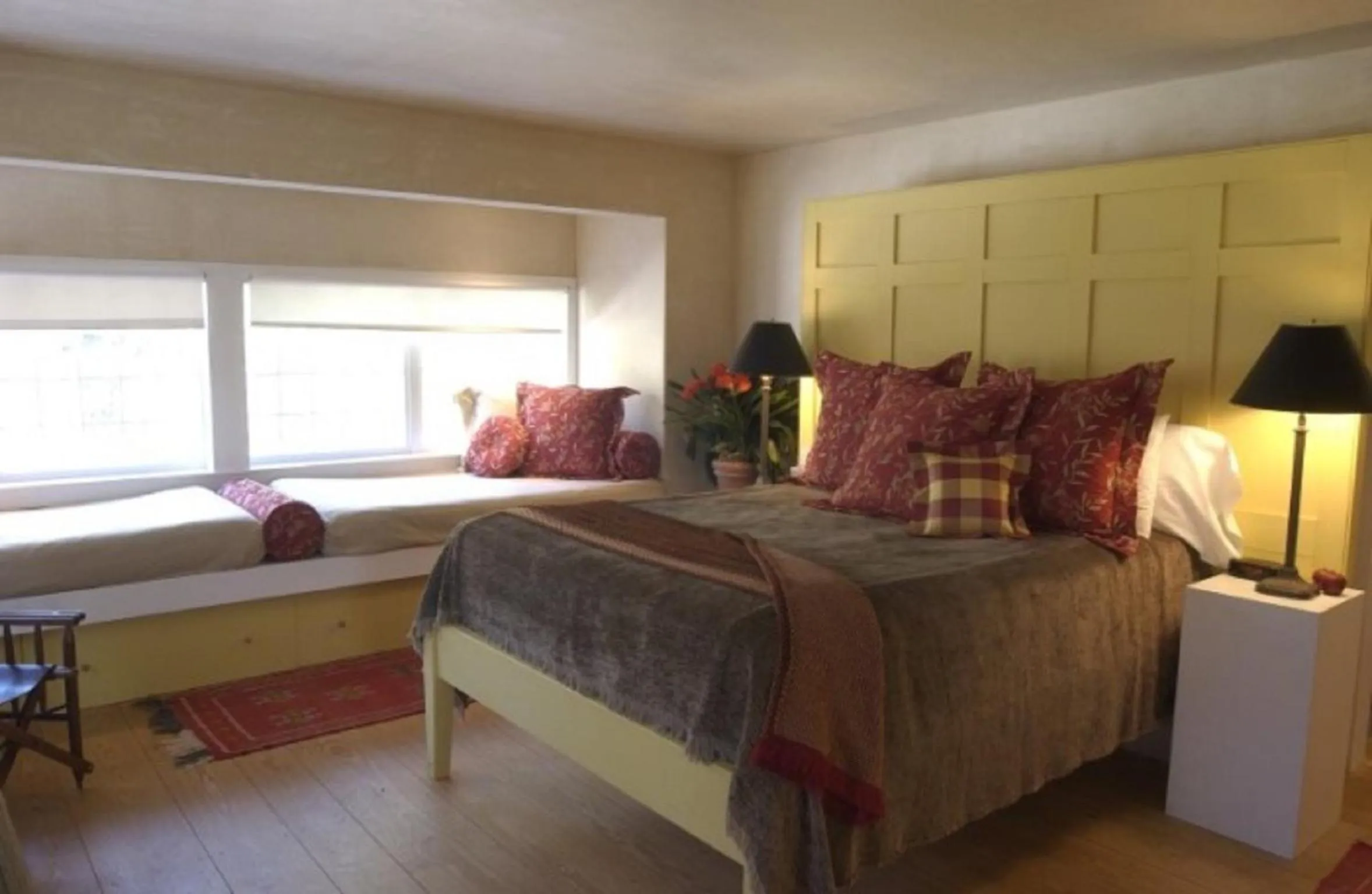 Day, Bed in The Old Inn On The Green