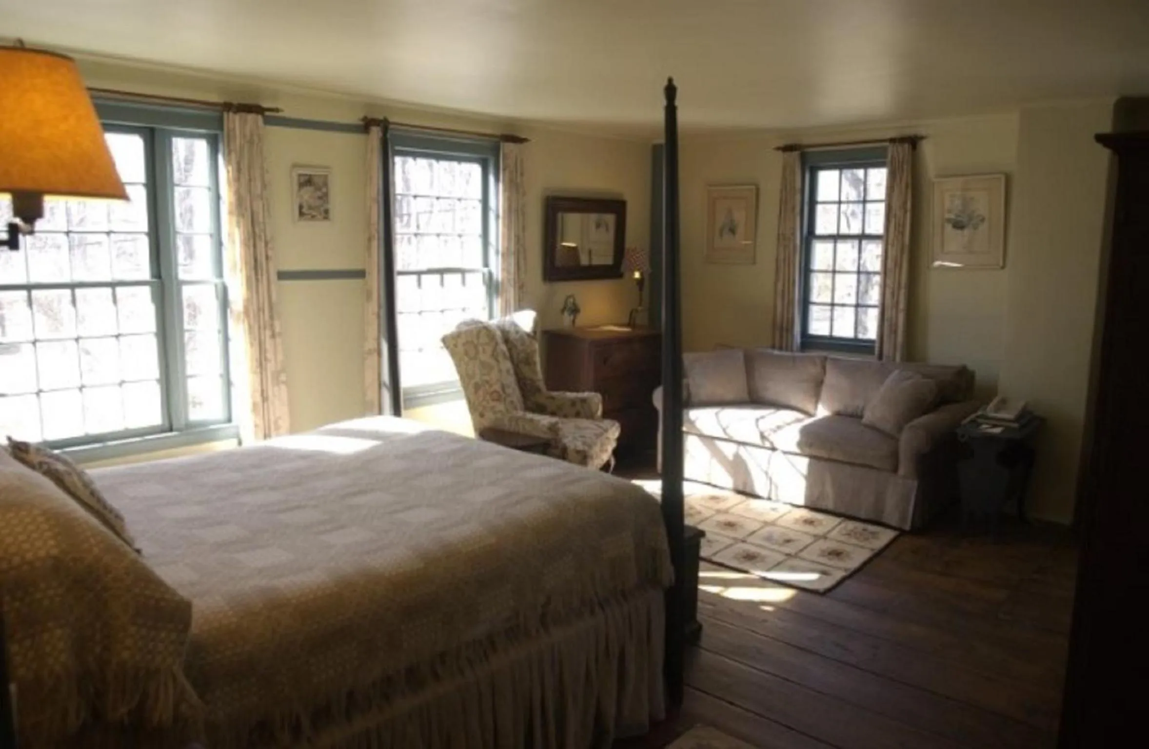 Day, Bed in The Old Inn On The Green