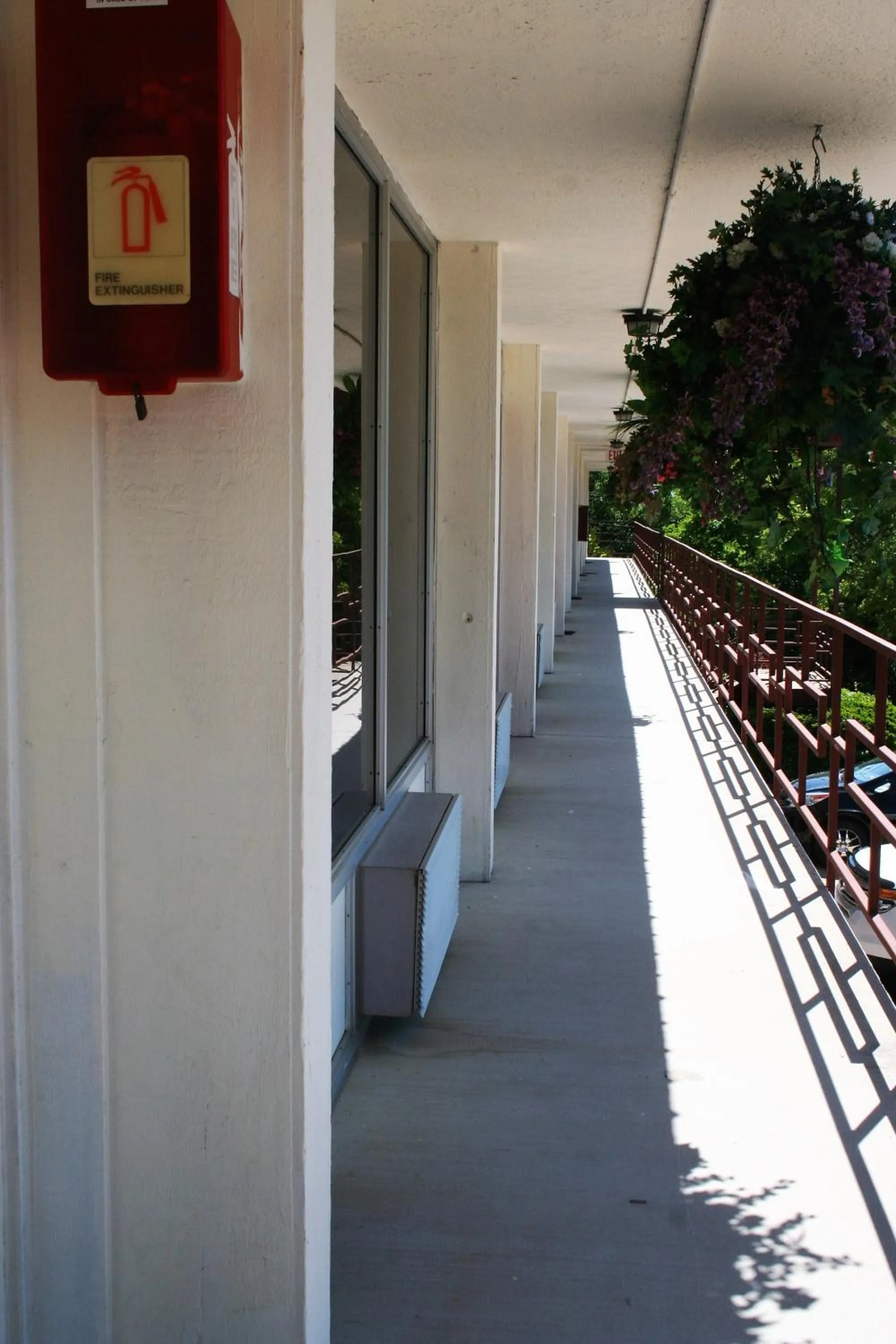 Day in Passion Play Road Inn - Formerly Statue Road Inn