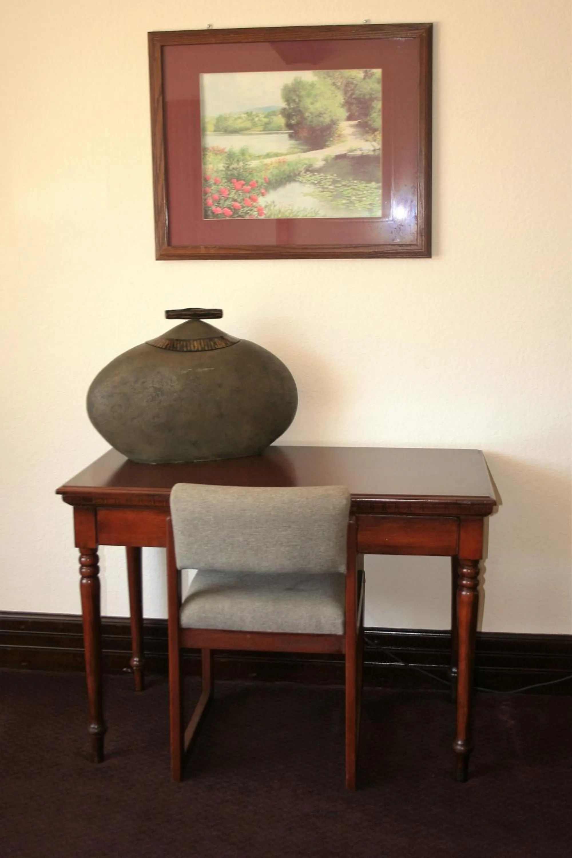 Decorative detail in Passion Play Road Inn - Formerly Statue Road Inn