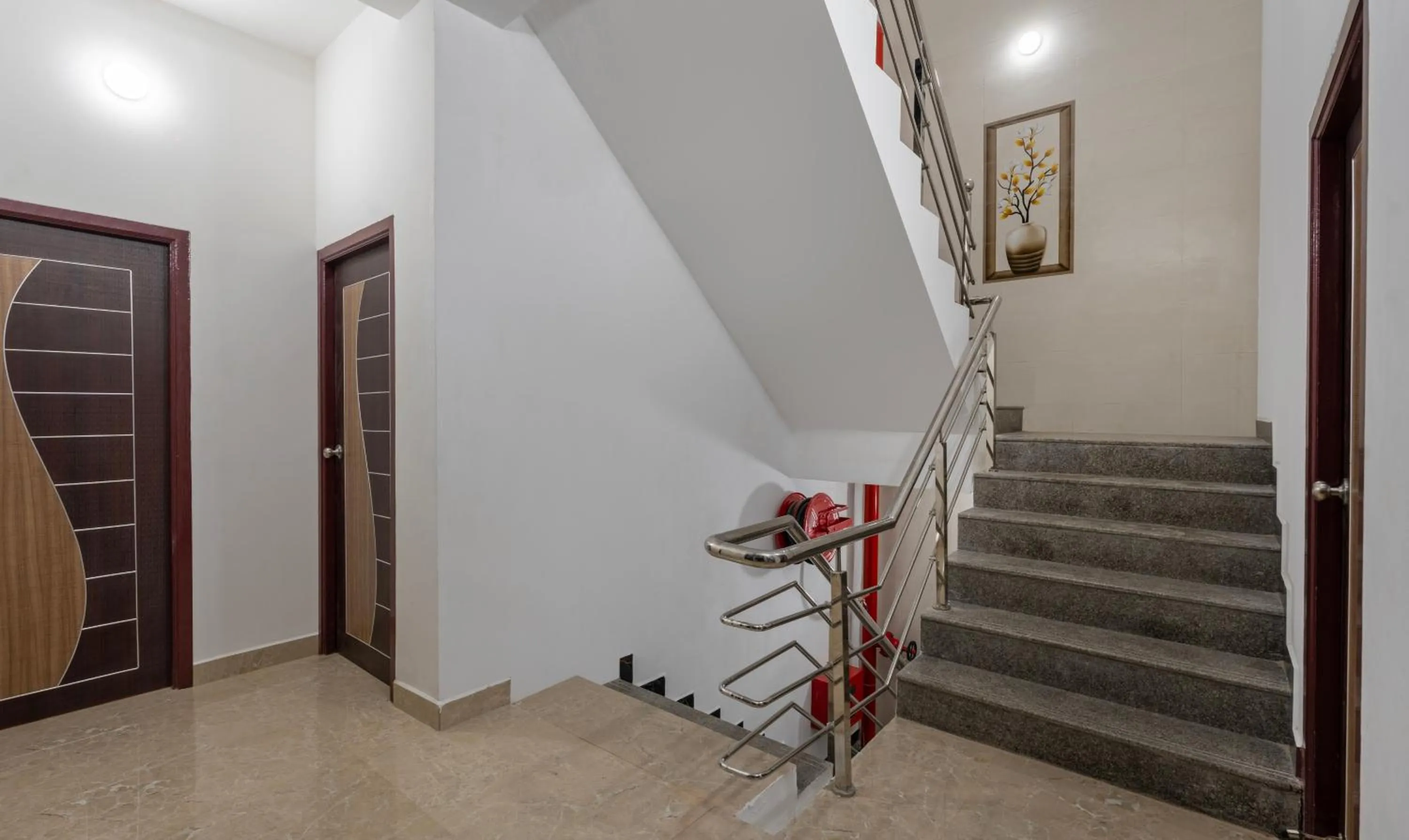 Lobby or reception in Treebo Royal Plaza, 700 Mts From Promenade Beach