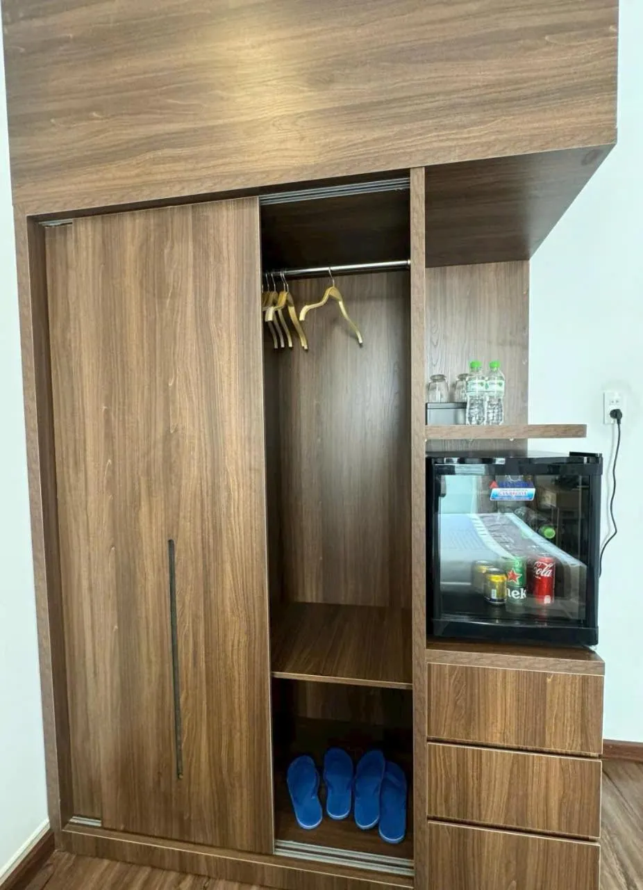 wardrobe in Bros Citihouse Hotel