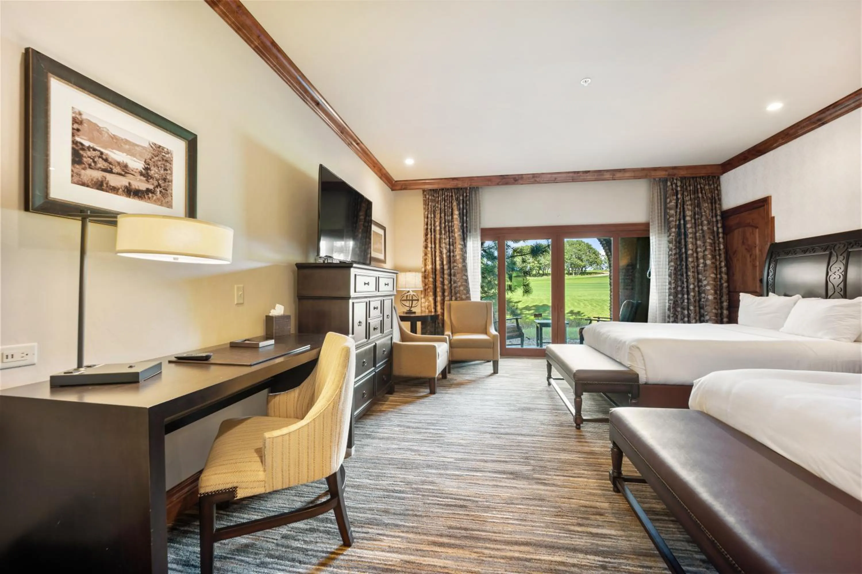 Seating area, Bed in Flying Horse Resort & Club