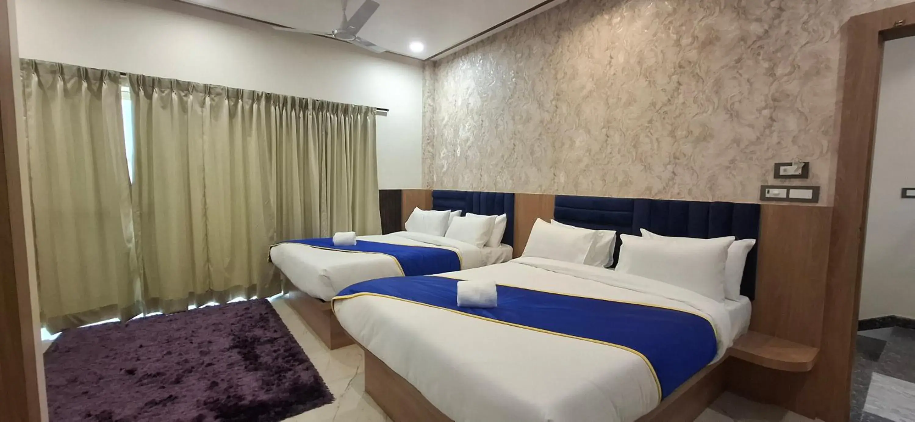 Superior Twin Room in BlueNeck Ayodhya-Near ShriRam Mandir Superior Twin Room in BlueNeck Ayodhya-Near ShriRam Mandir