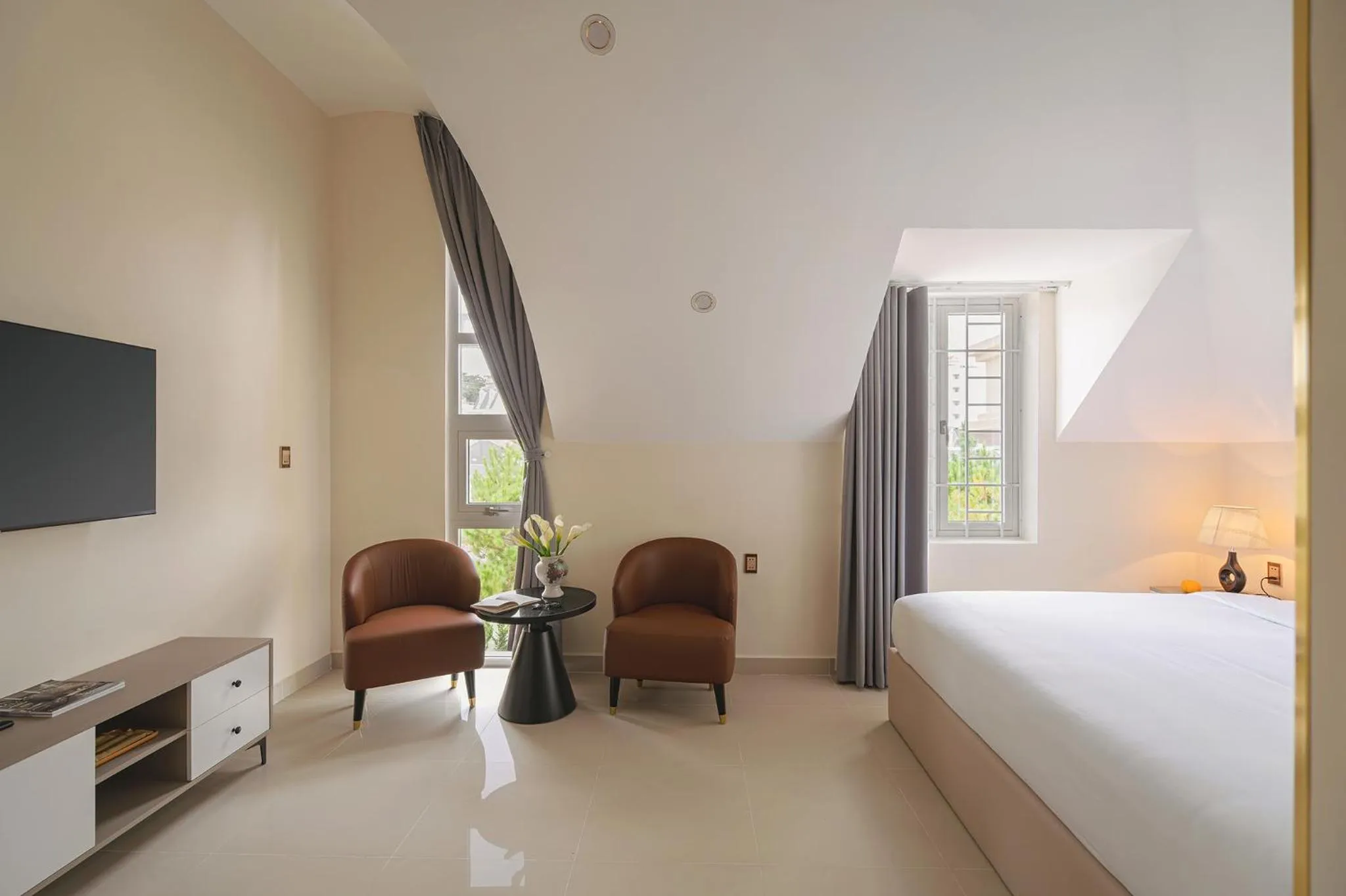 View (from property/room), Bed in The One Da Lat Hotel