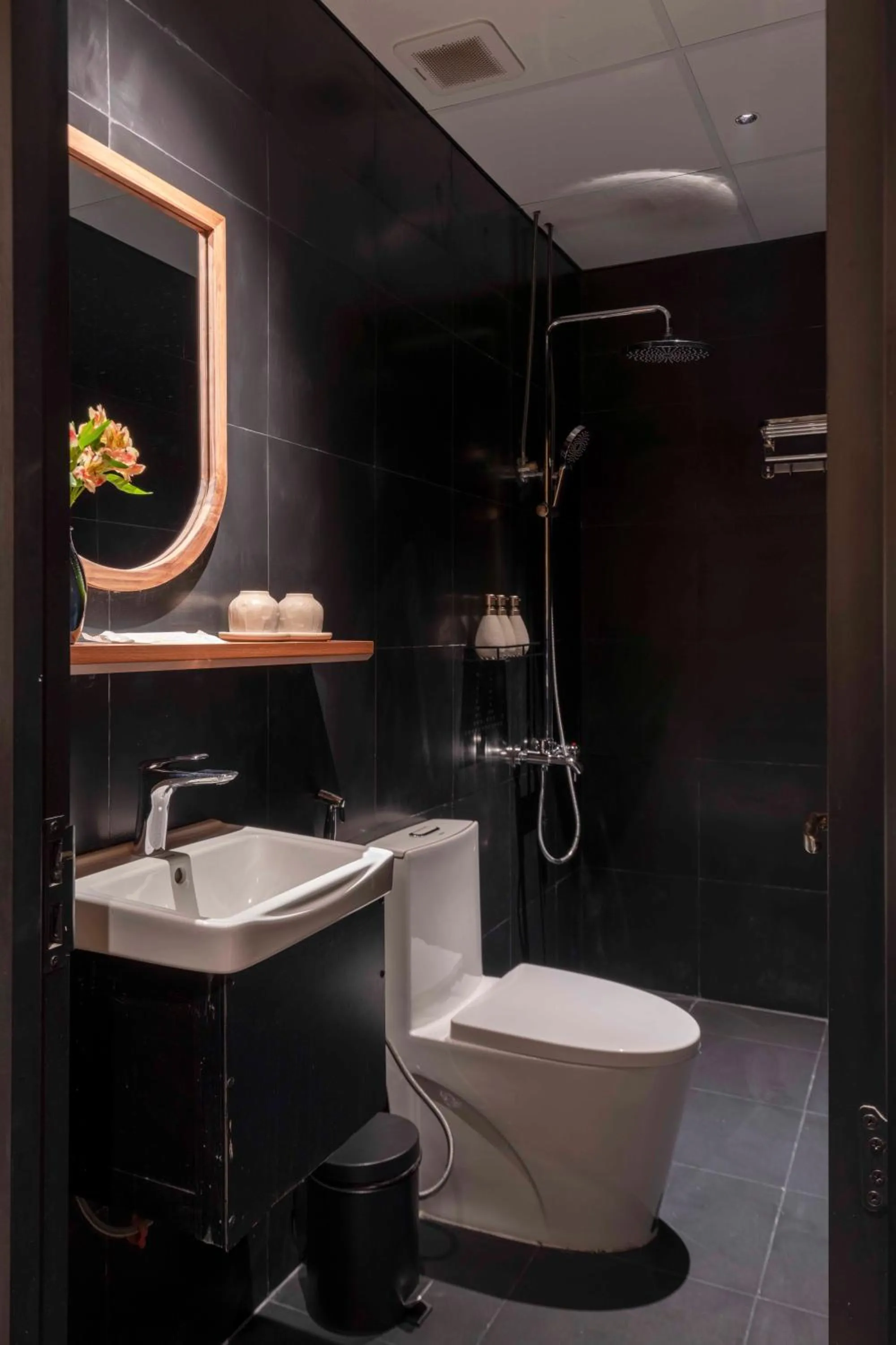 Toilet in The Lamp Boutique House