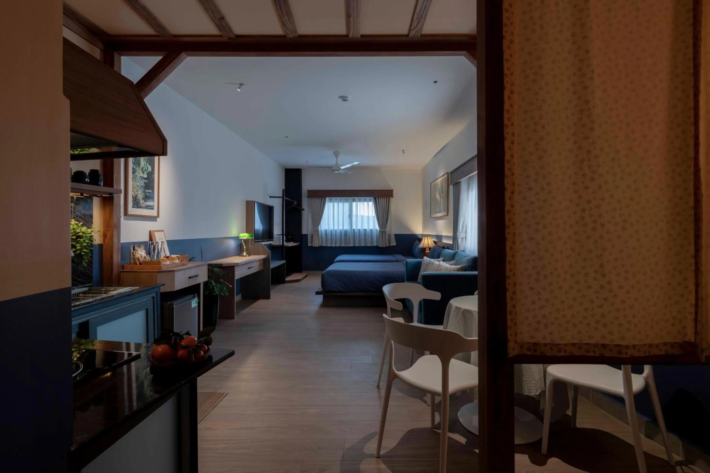 Photo of the whole room, Bed in The Lamp Boutique House