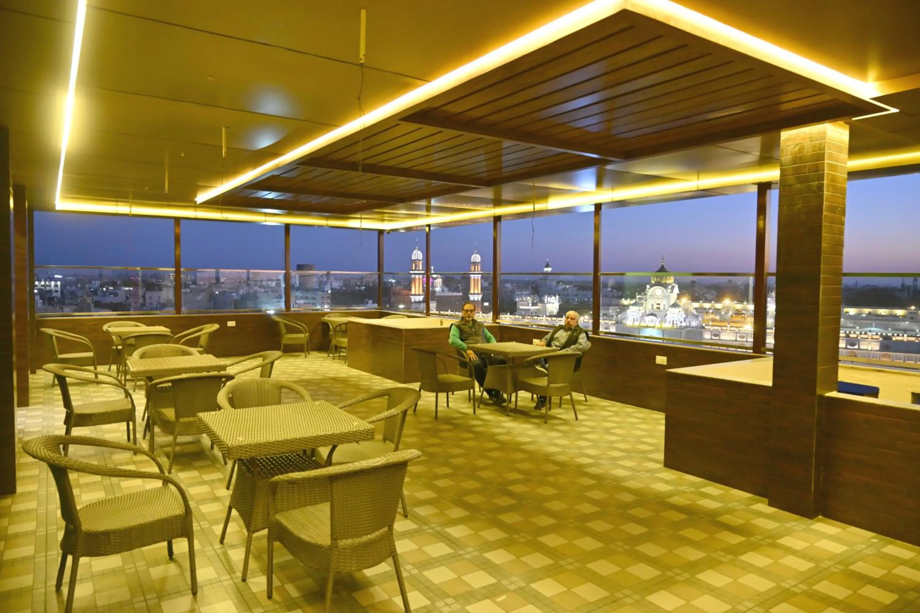 Restaurant/places to eat in One Earth City Pearl Amritsar