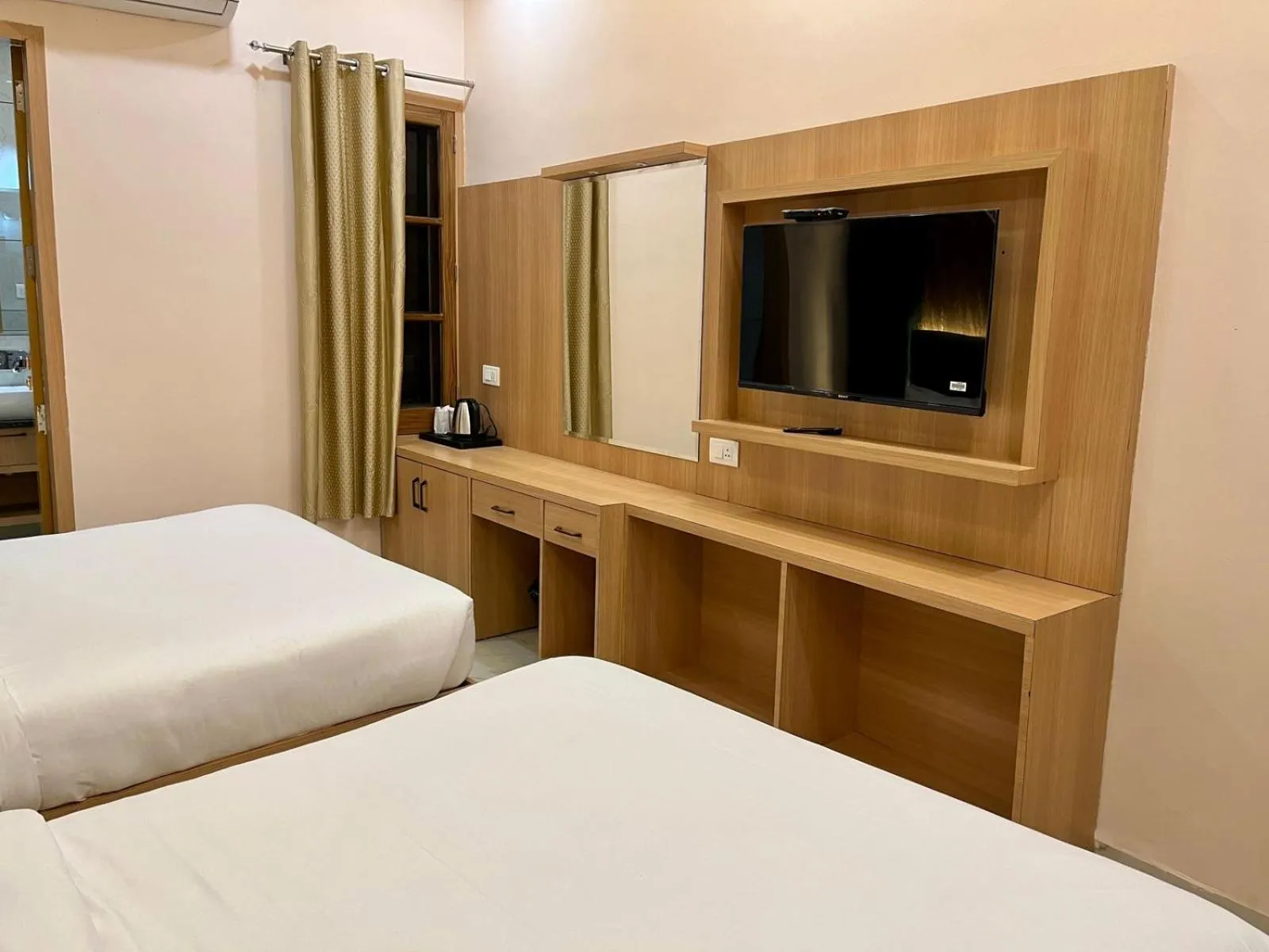 Bed in One Earth City Pearl Amritsar