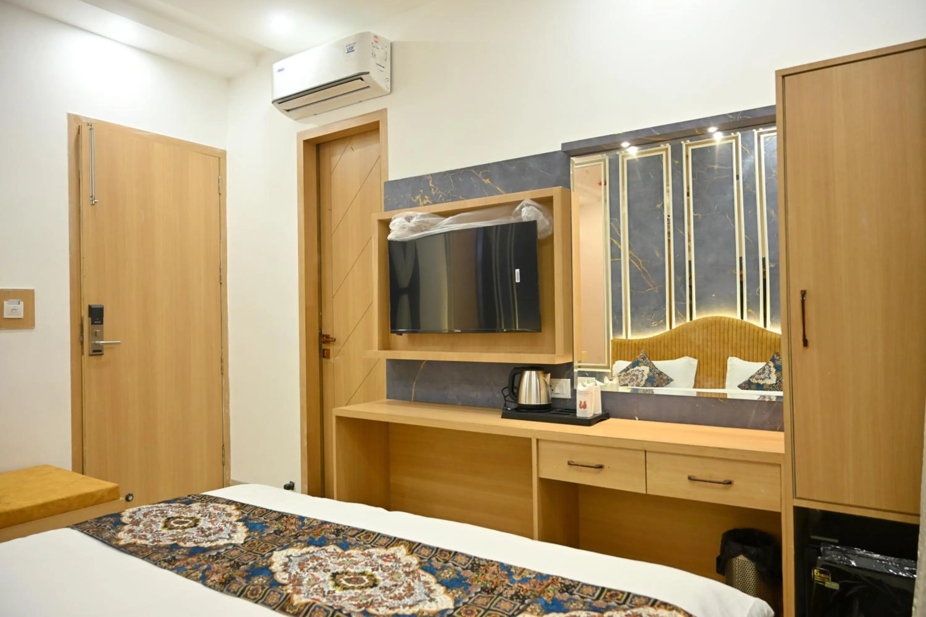 Bedroom, Bed in One Earth City Pearl Amritsar