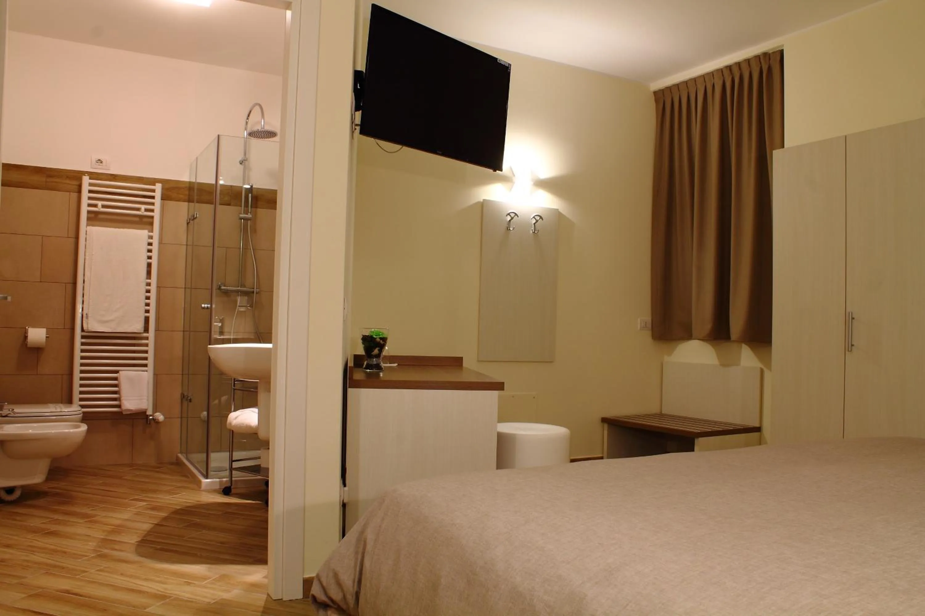 Bathroom, Bed in BHL Boutique Rooms Legnano