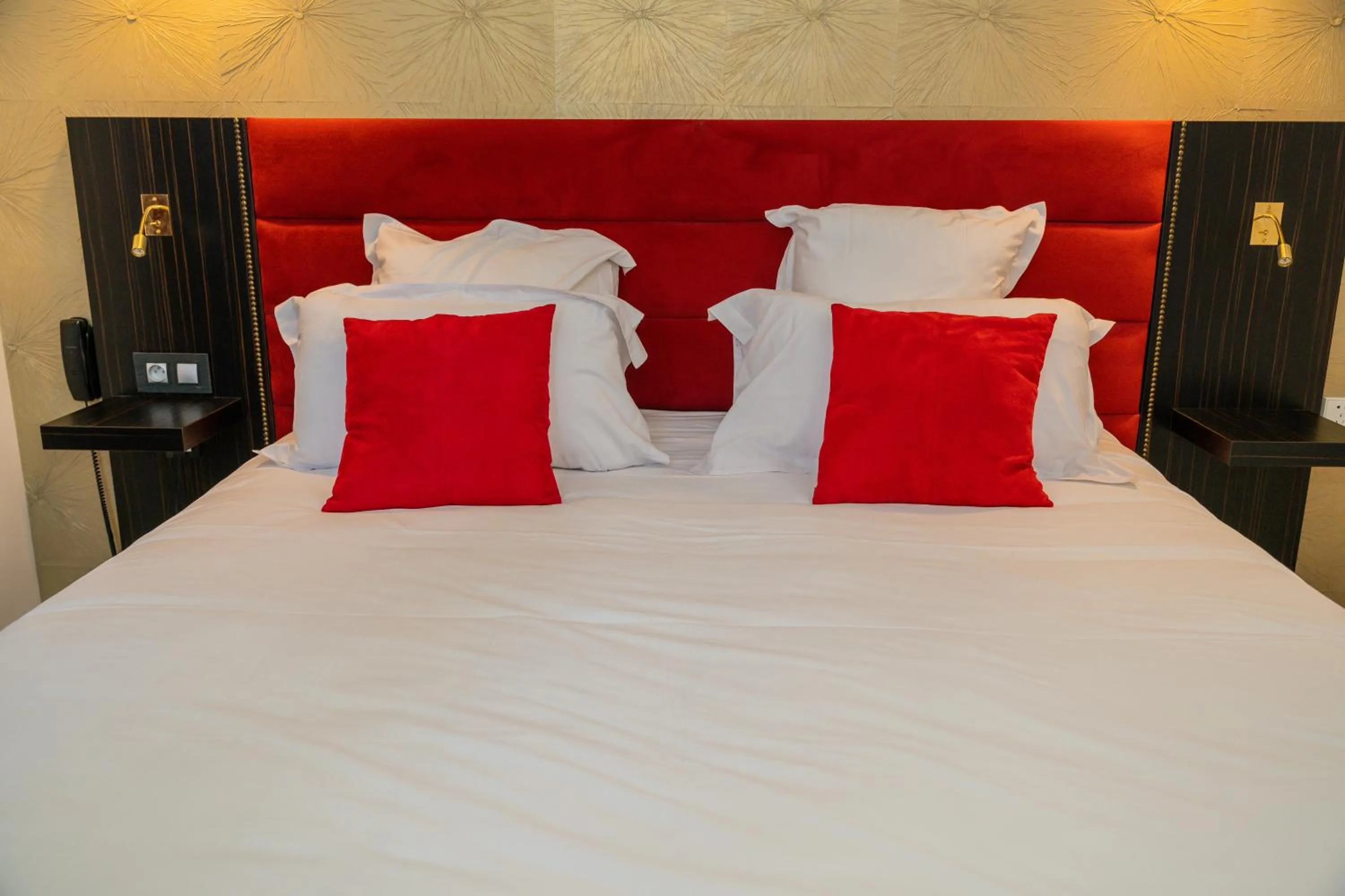 Bed in Les 3 Lieux - Hôtel, Restaurant, Espace sensoriel