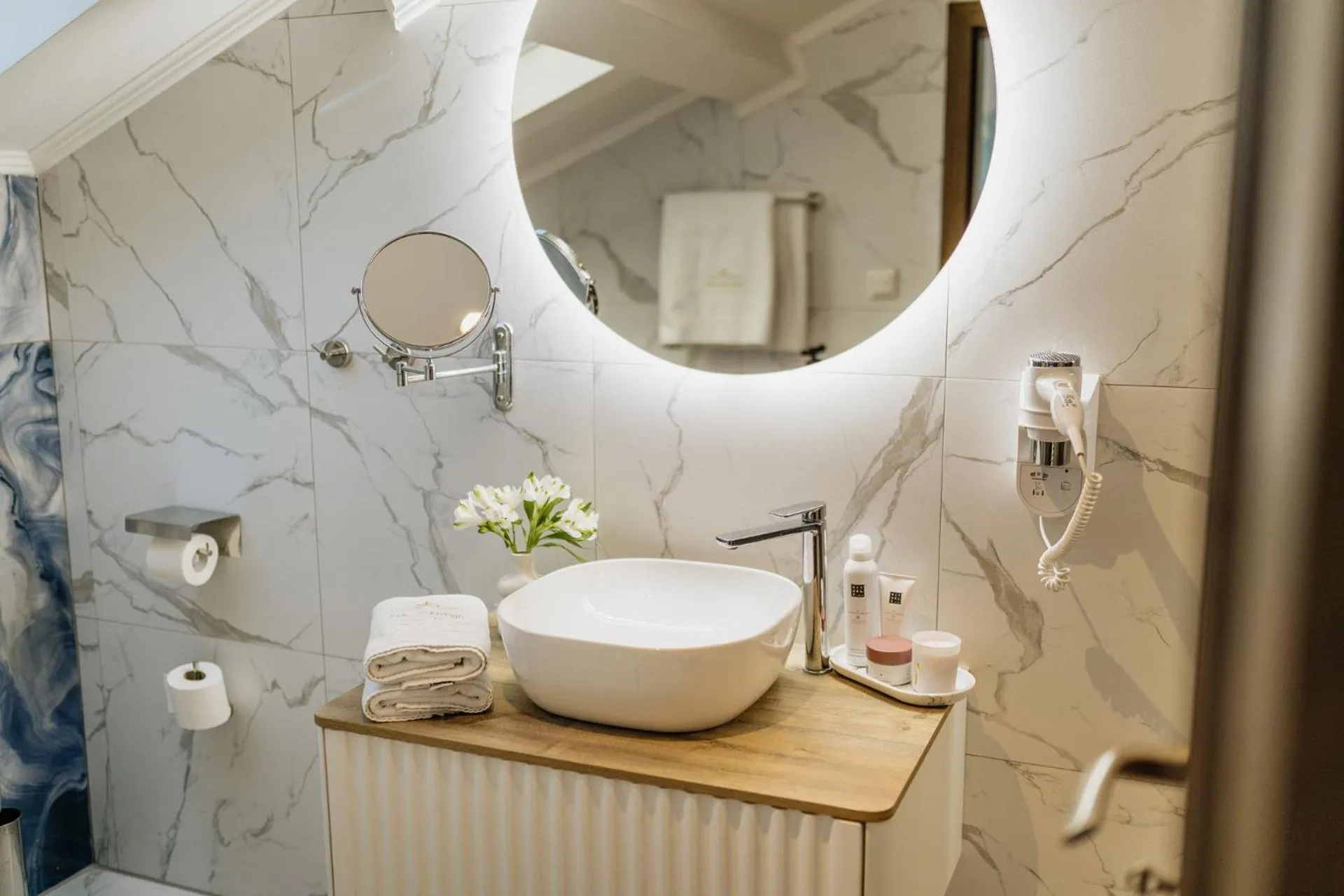 Bathroom in San Valentino Palace, Umag city center