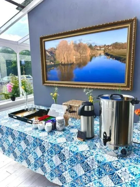 Dining area in Dancenter Birmingham Airport near NEC