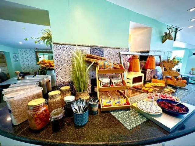 Dining area in Dancenter Birmingham Airport near NEC