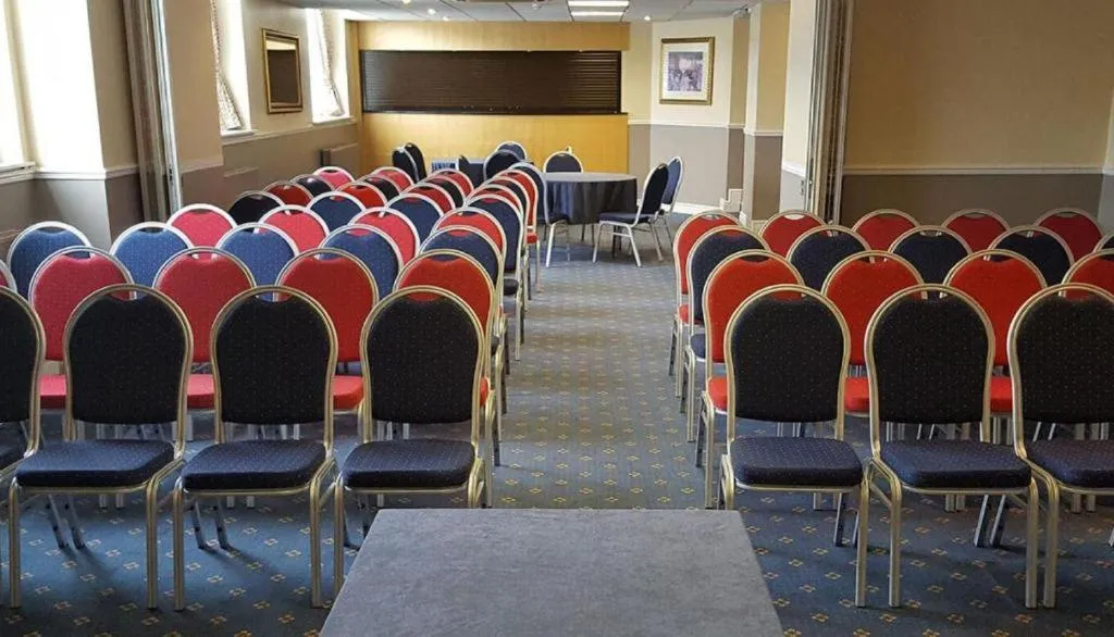 Other in Dancenter East Midlands Airport