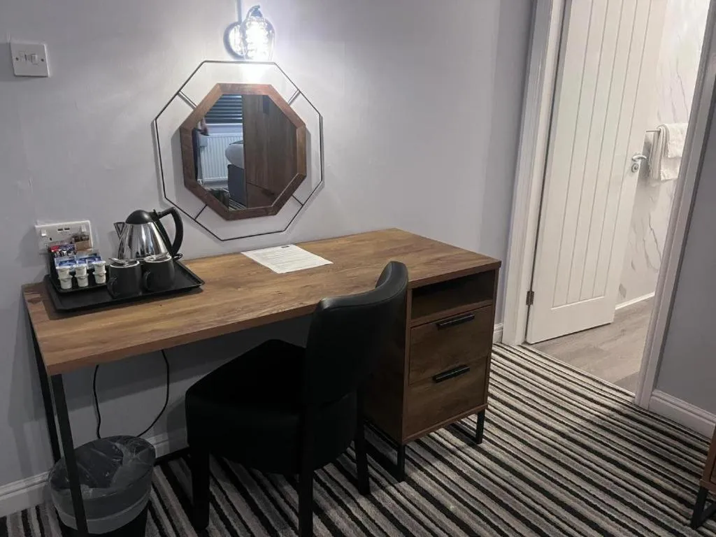 Bedroom in Dancenter East Midlands Airport