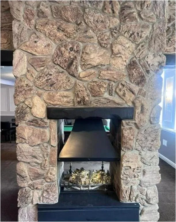 Other in Dancenter East Midlands Airport