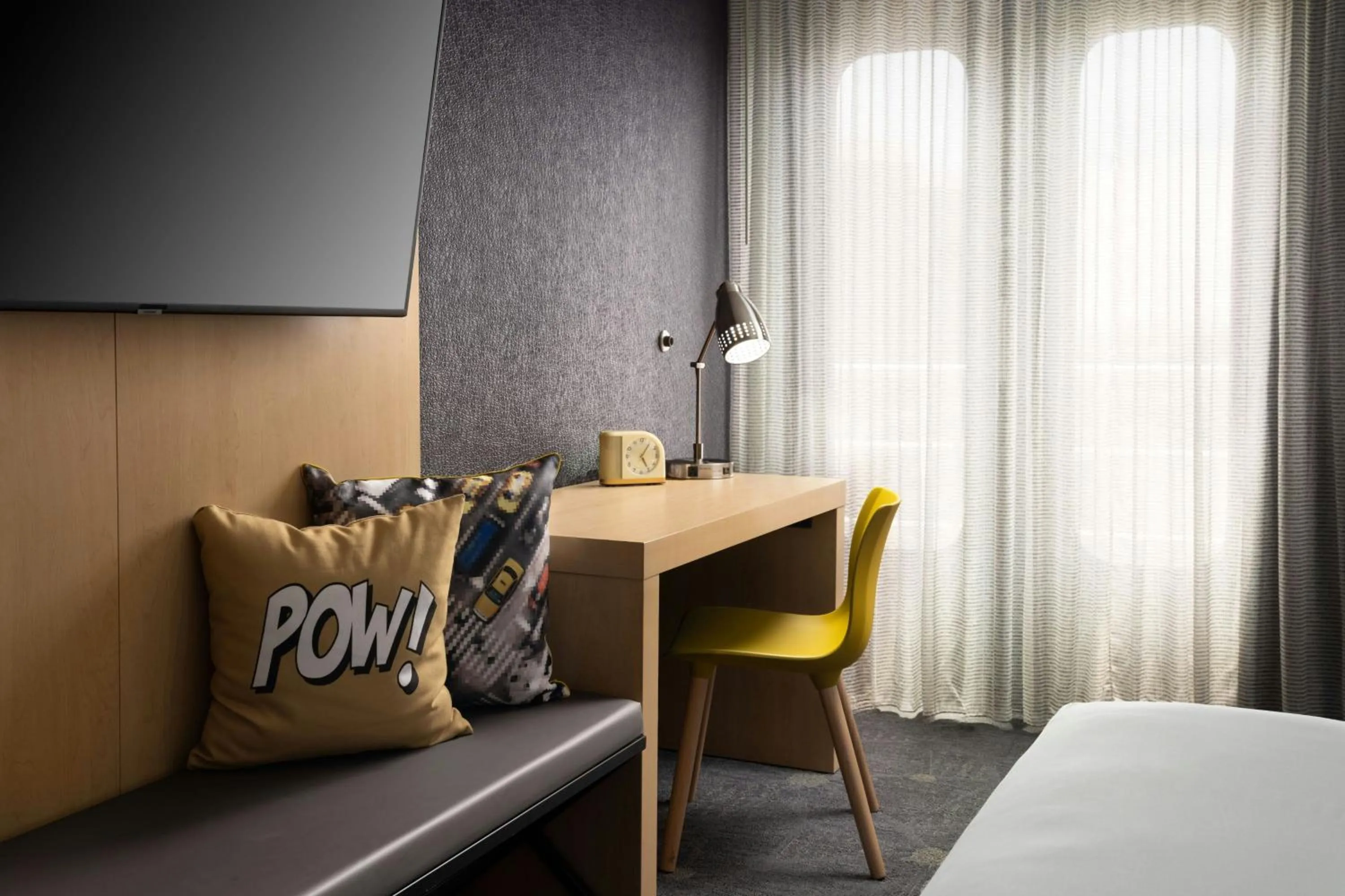 Photo of the whole room, Bed in Aloft El Segundo - Los Angeles Airport