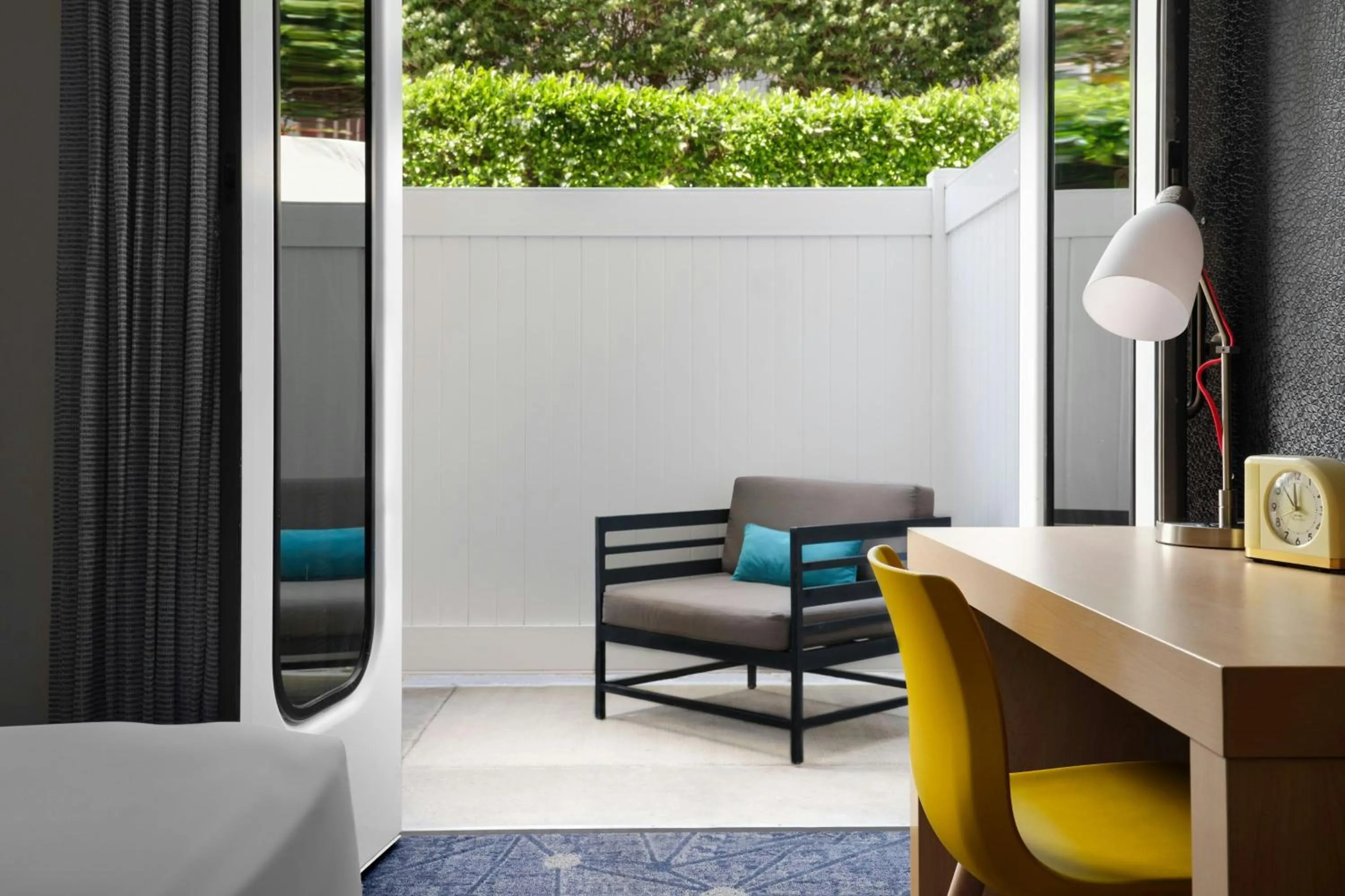 Bedroom, Bed in Aloft El Segundo - Los Angeles Airport