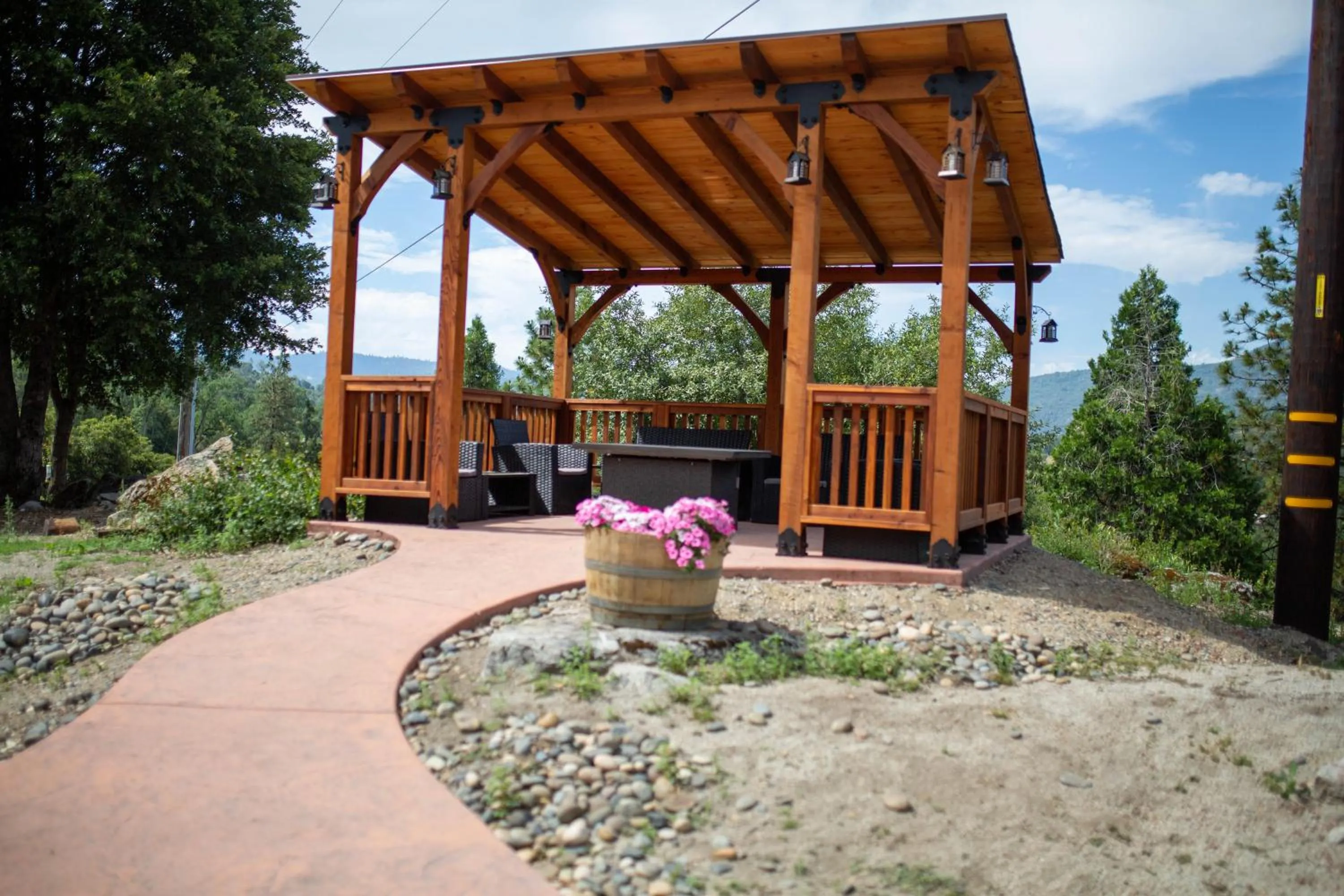 Area and facilities in Riverfront Property with Waterfalls near Yosemite and Bass Lake