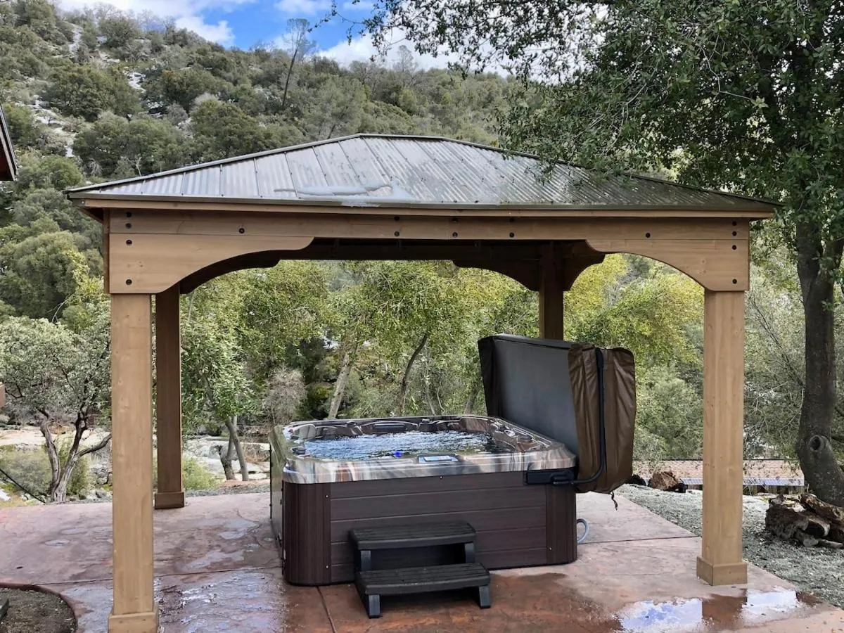 Waterfall Lodge near Yosemite Endless Pool, Hot Tub, Playground