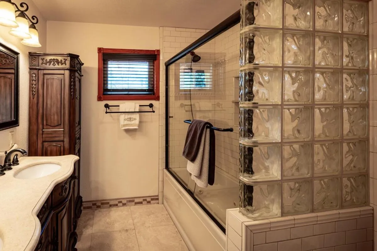 Waterfall Lodge near Yosemite Endless Pool, Hot Tub, Playground