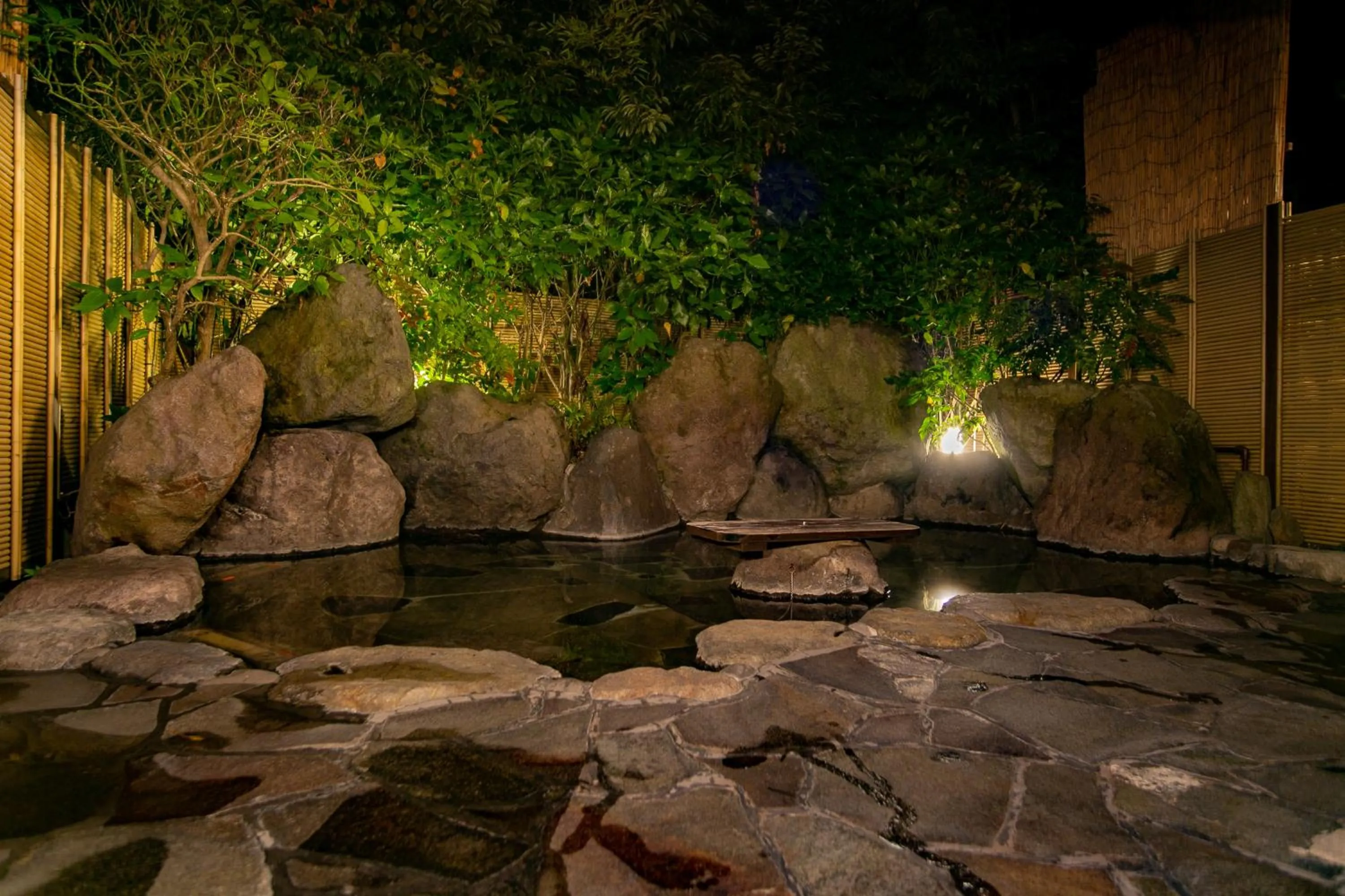 Hot Spring Bath in Yufuin Tabinokura