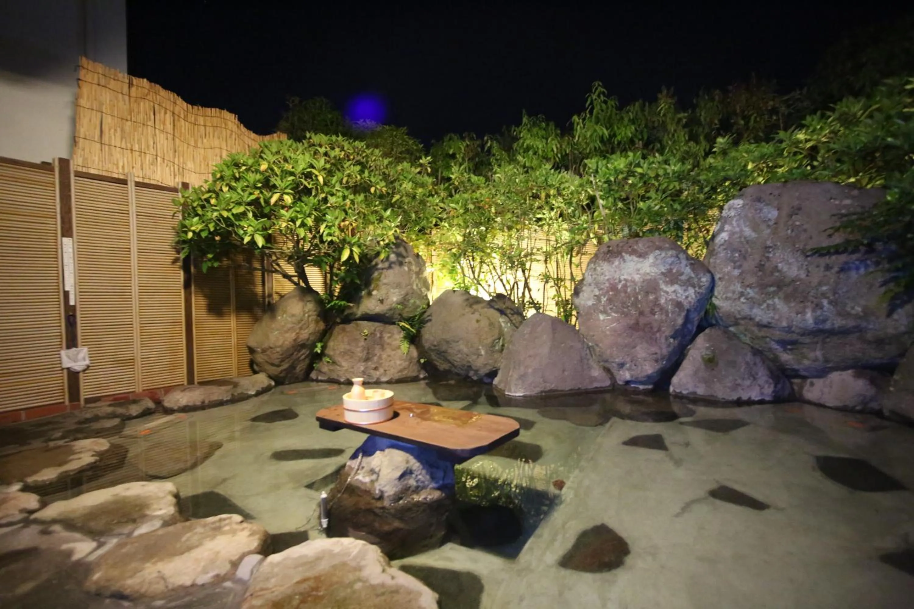 Hot Spring Bath in Yufuin Tabinokura