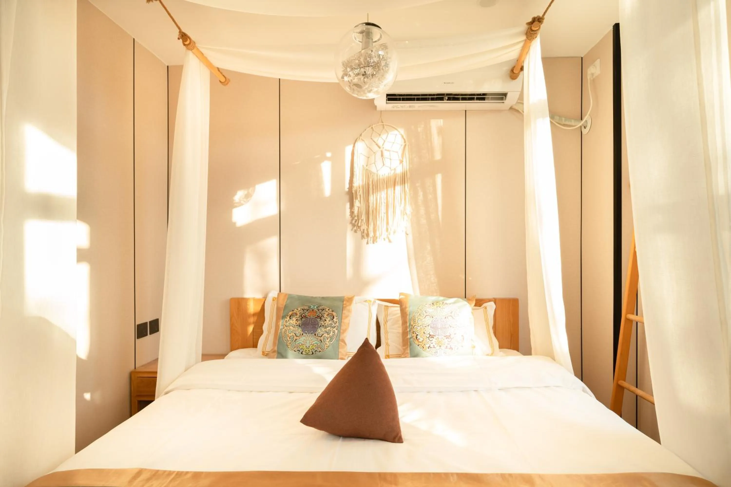 Bed in Beijing Rong Courtyard Boutique Hotel