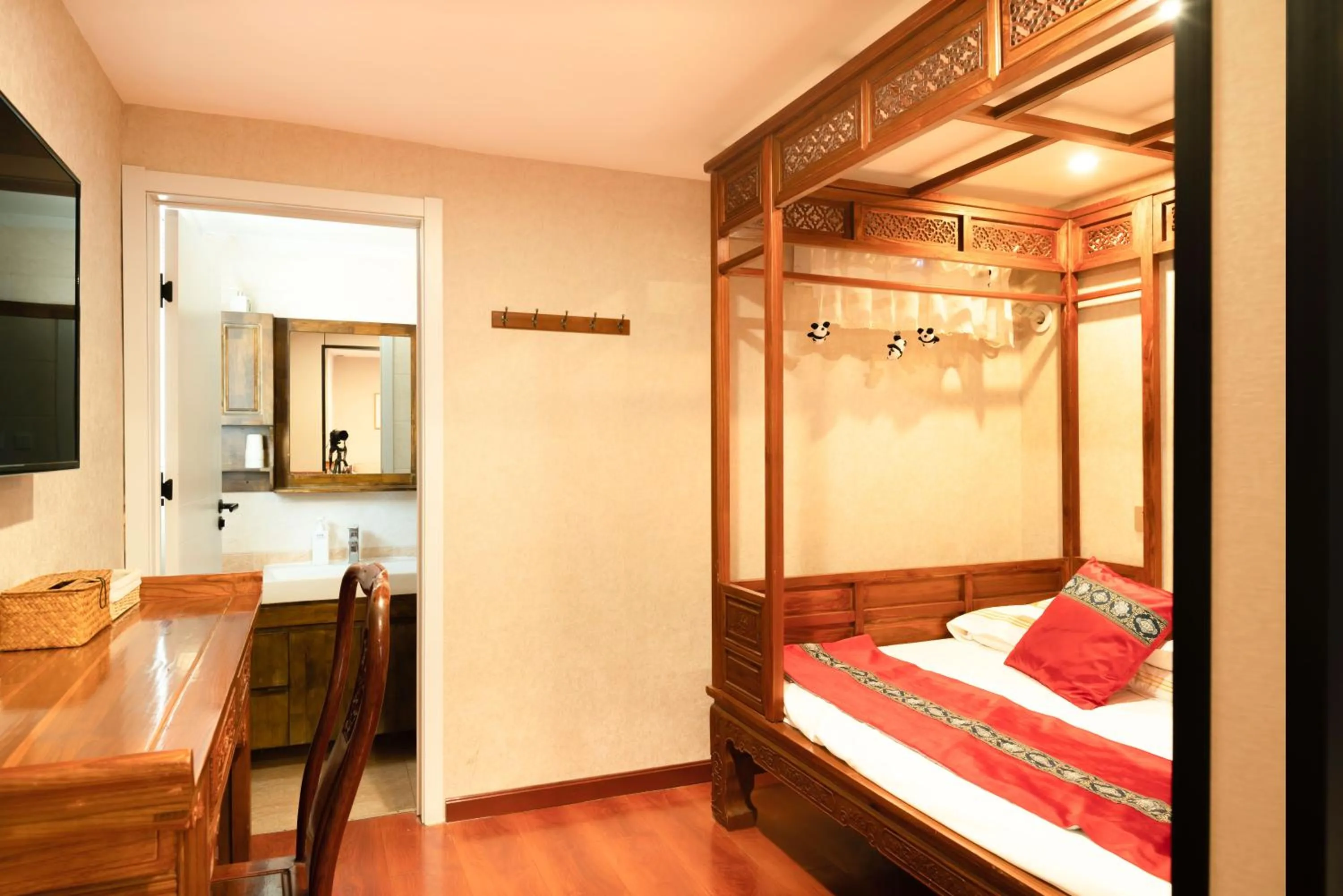 Bed in Beijing Rong Courtyard Boutique Hotel