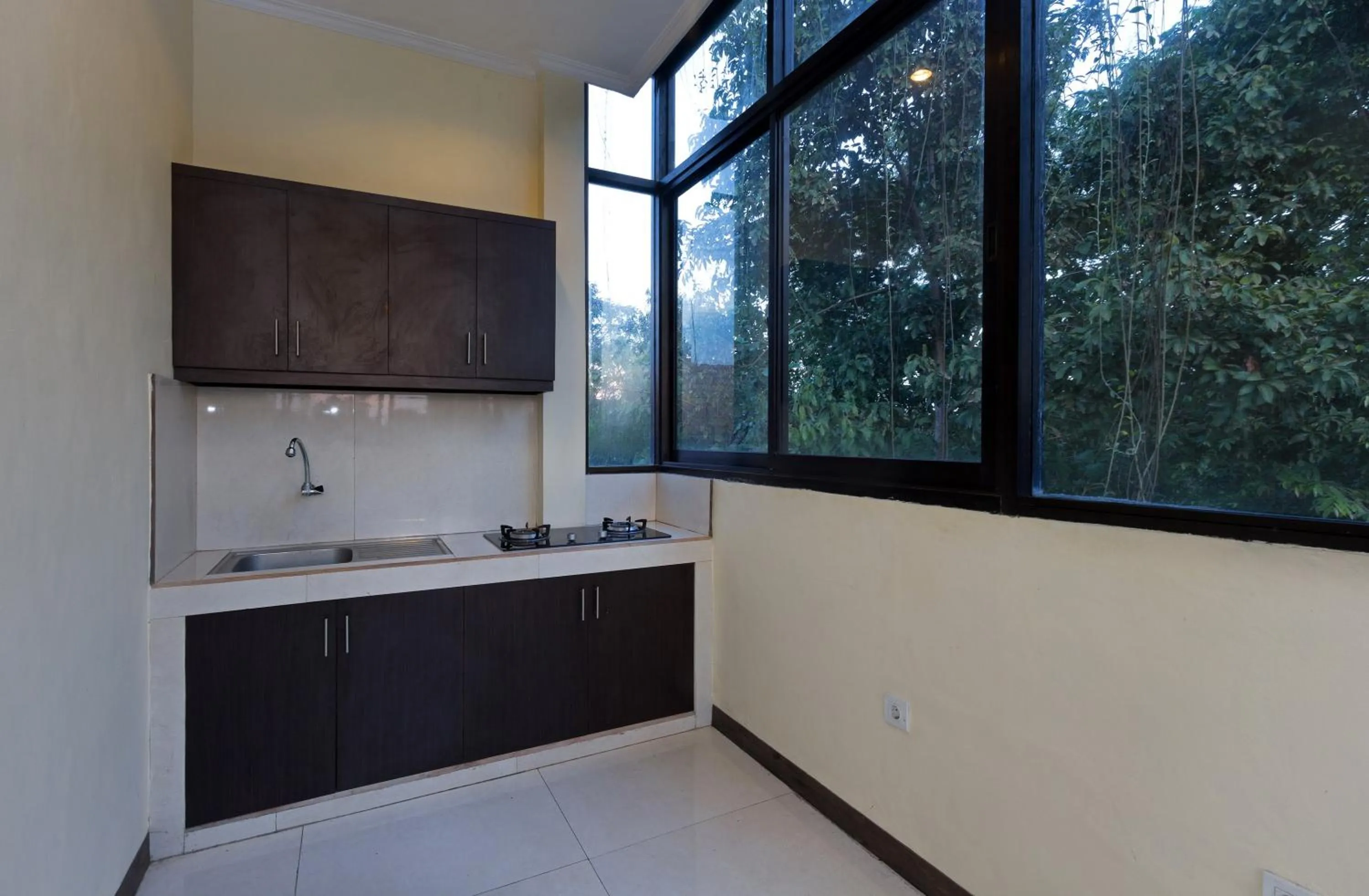 Kitchen or kitchenette in The Paica