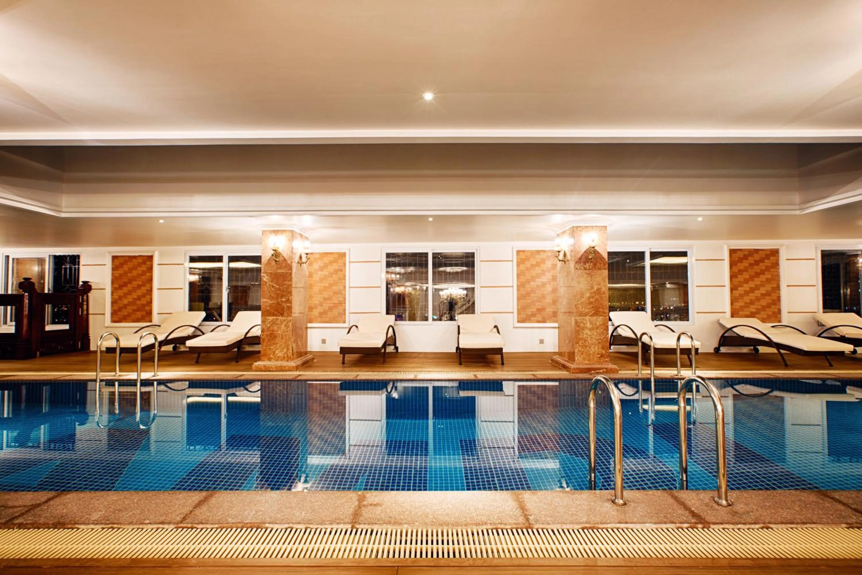 Swimming pool in Samdi Da Nang Central Hotel