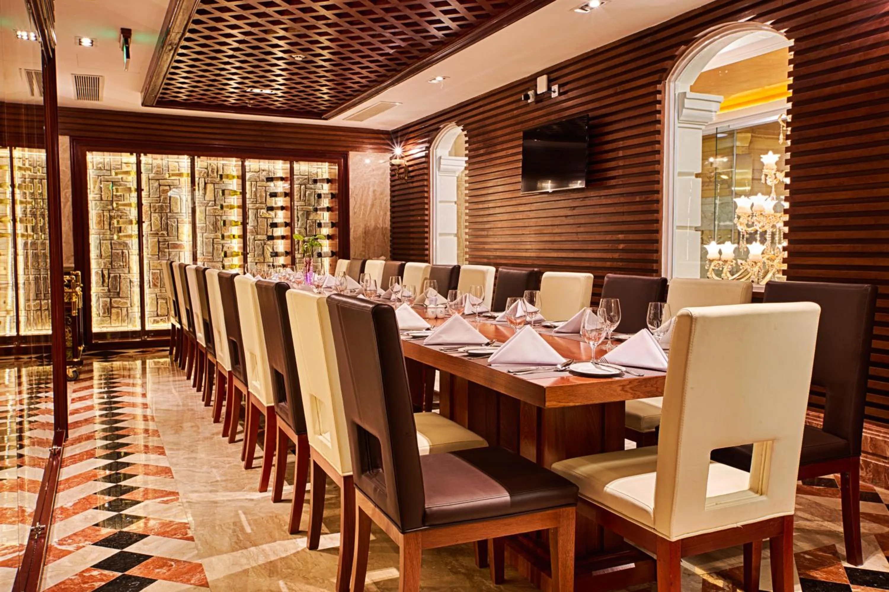 Restaurant/places to eat in Samdi Da Nang Central Hotel