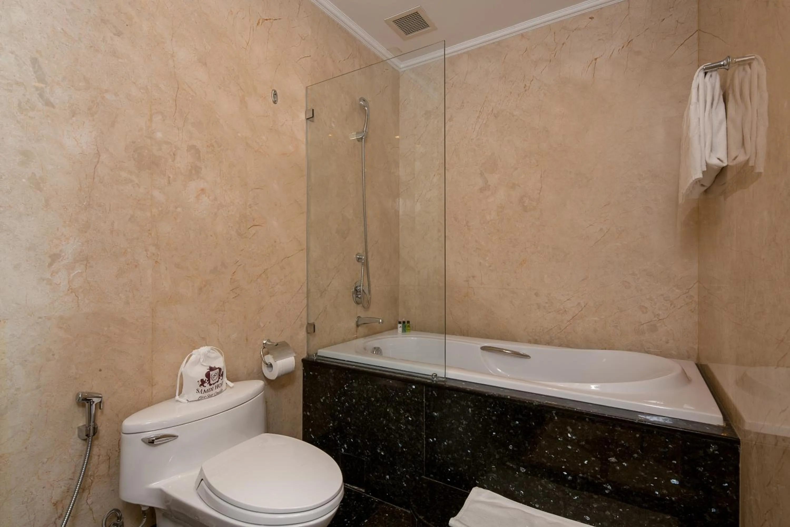 Bathroom in Samdi Da Nang Central Hotel