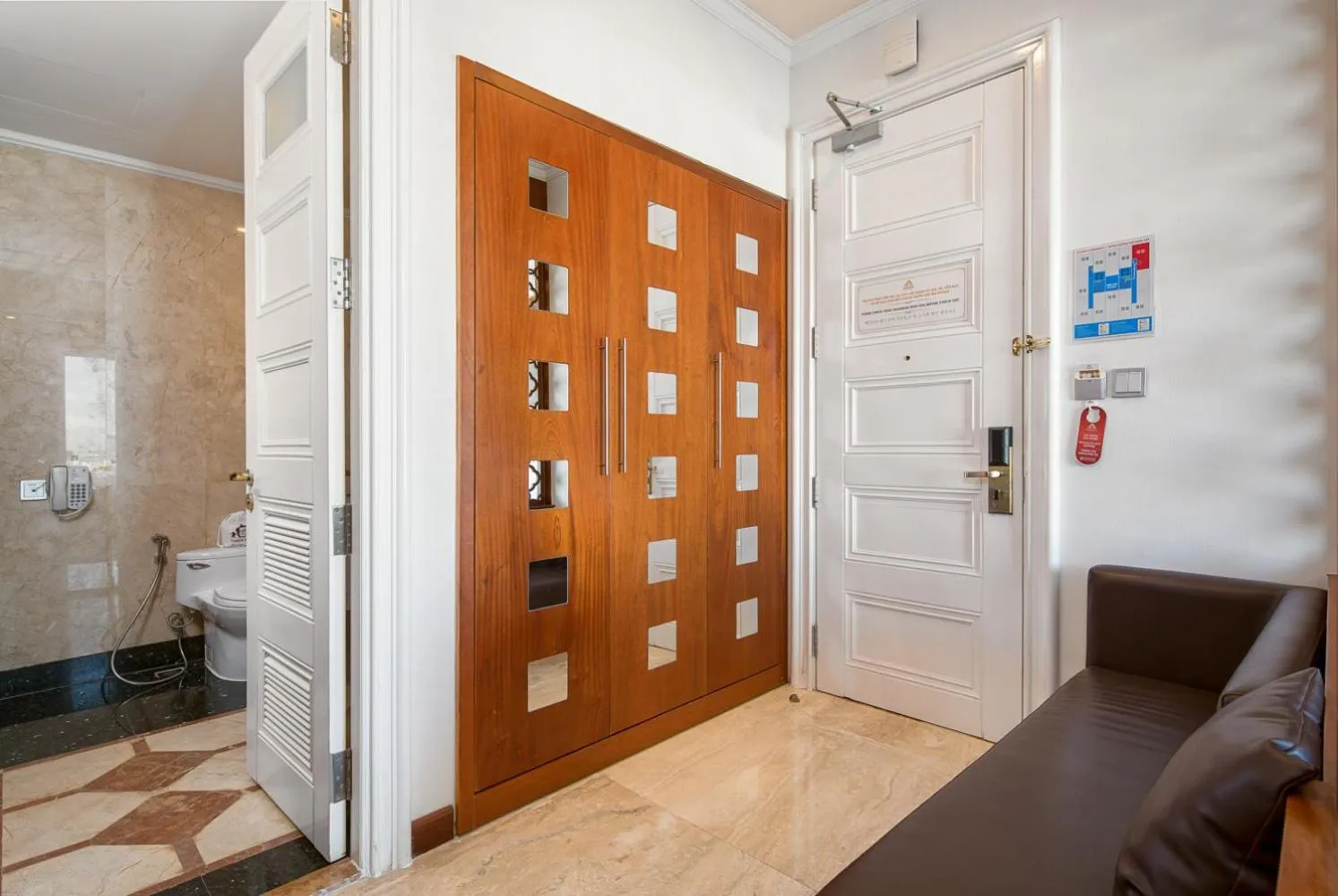 Shower in Samdi Da Nang Central Hotel