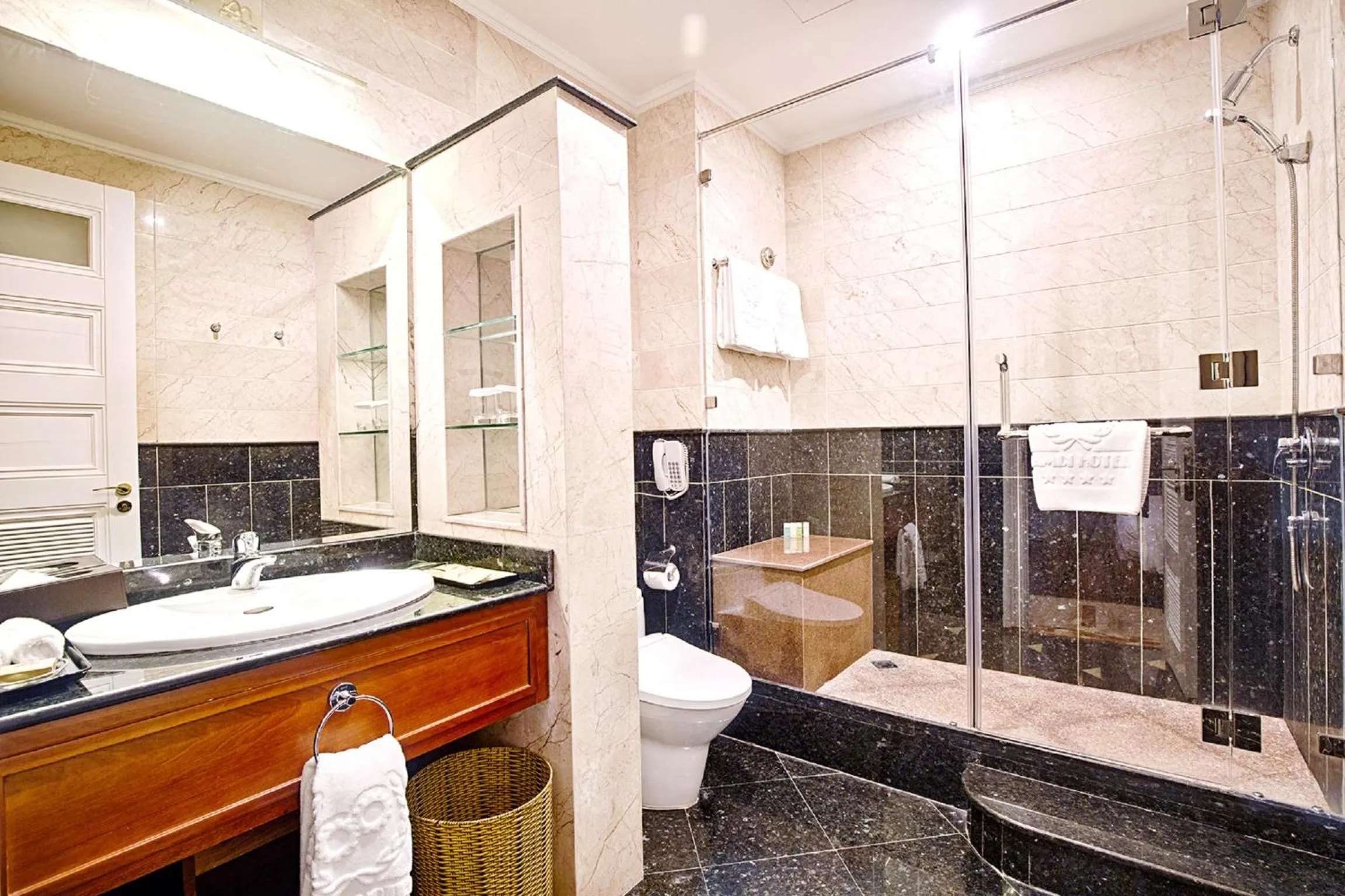 Bathroom in Samdi Da Nang Central Hotel