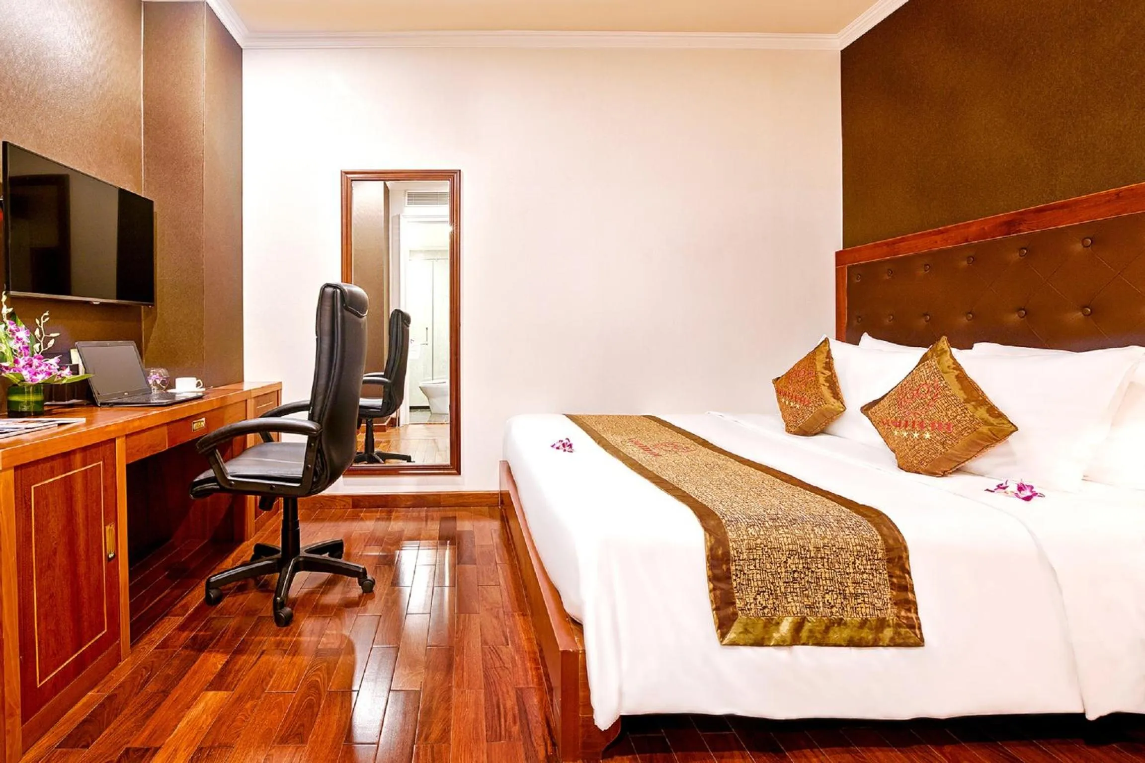 Photo of the whole room, Bed in Samdi Da Nang Central Hotel