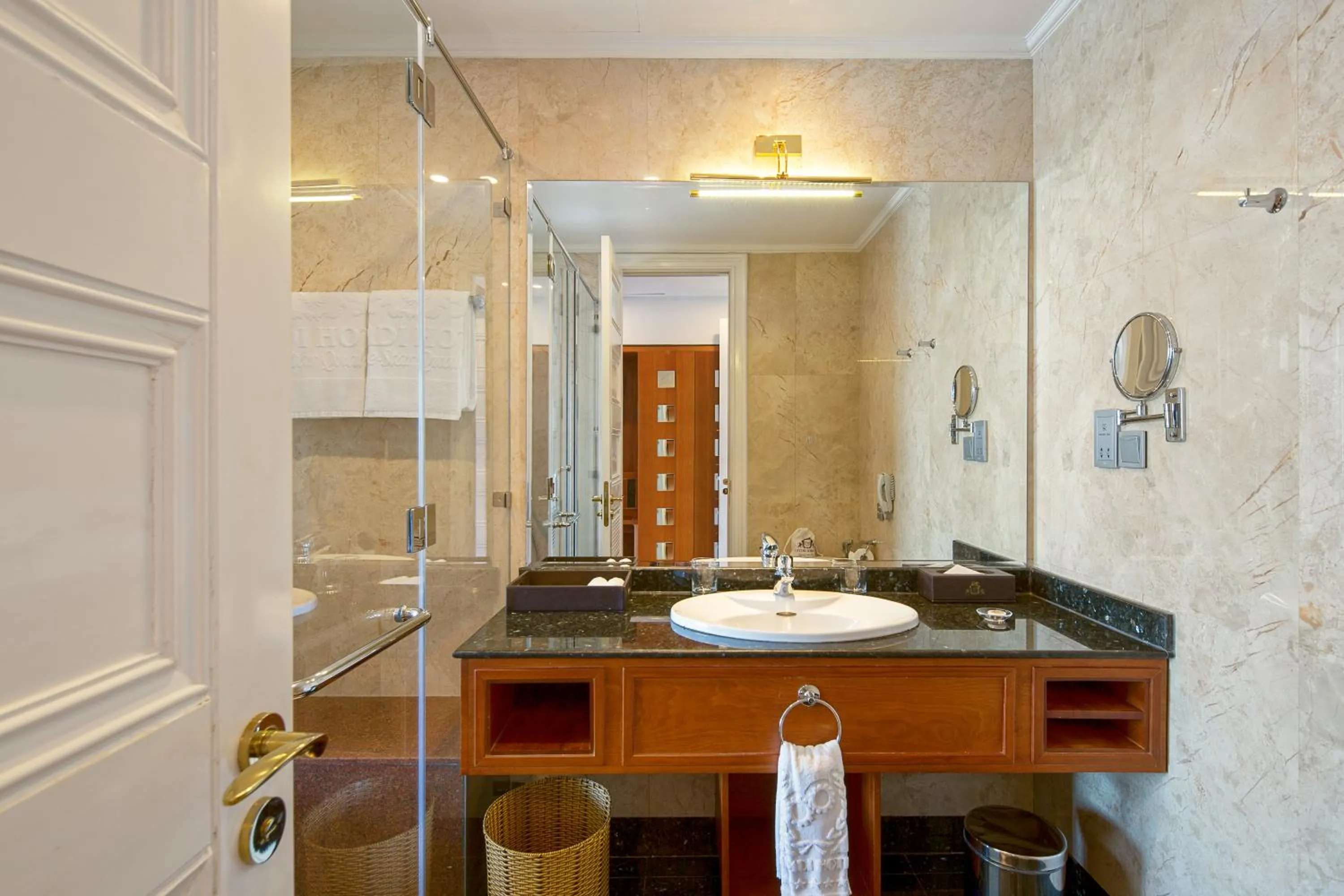 Bathroom in Samdi Da Nang Central Hotel
