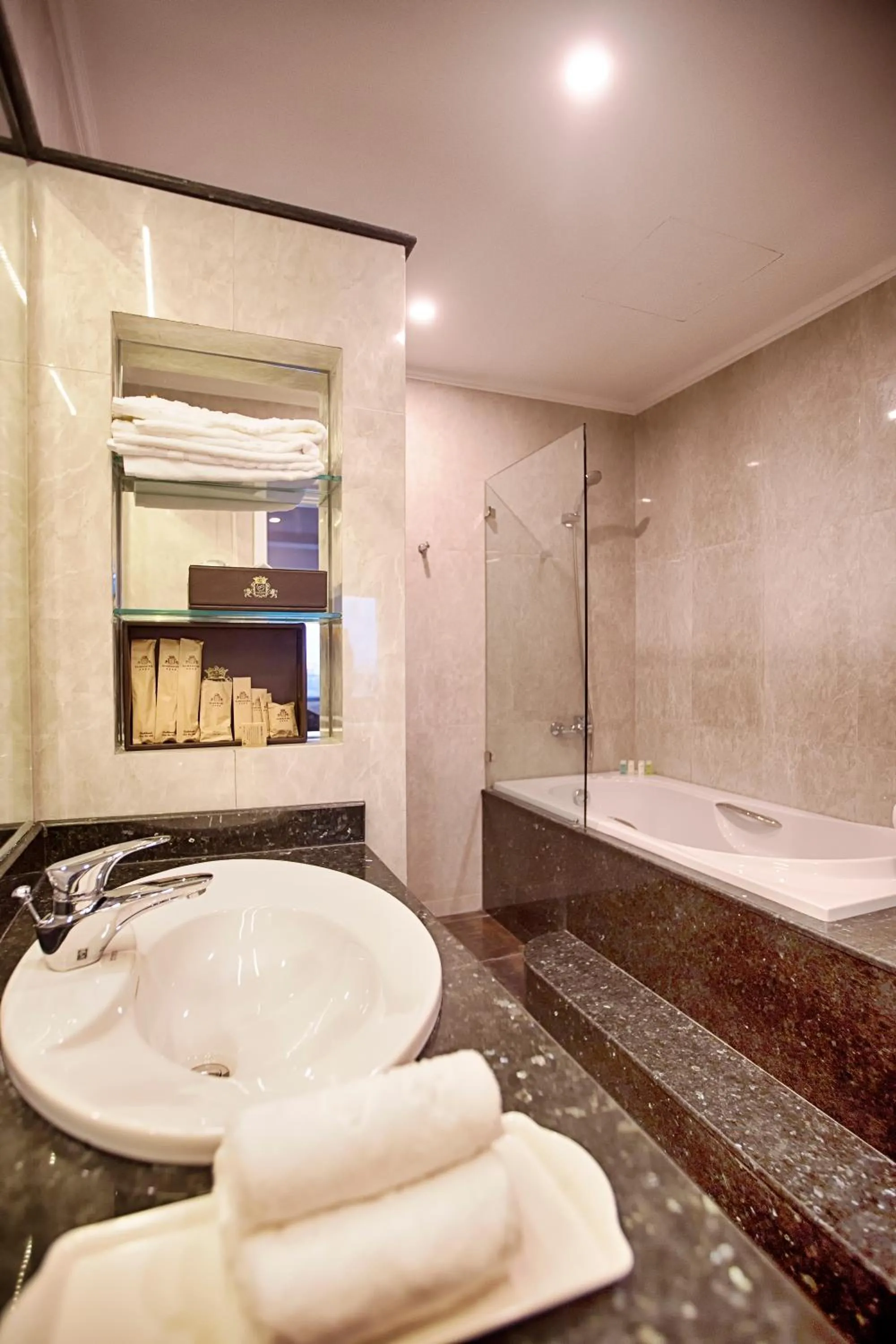 Bathroom in Samdi Da Nang Central Hotel