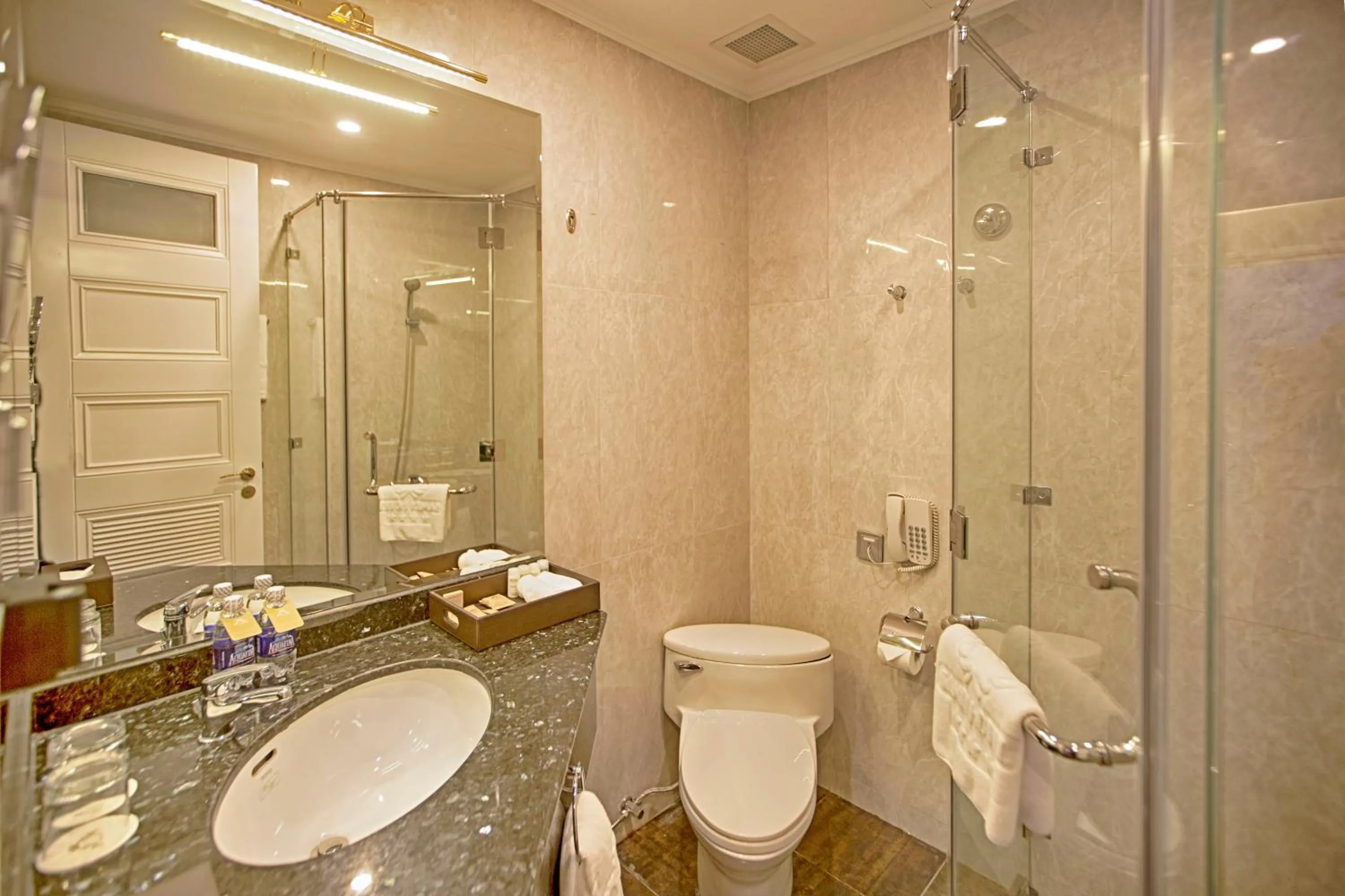 Bathroom in Samdi Da Nang Central Hotel