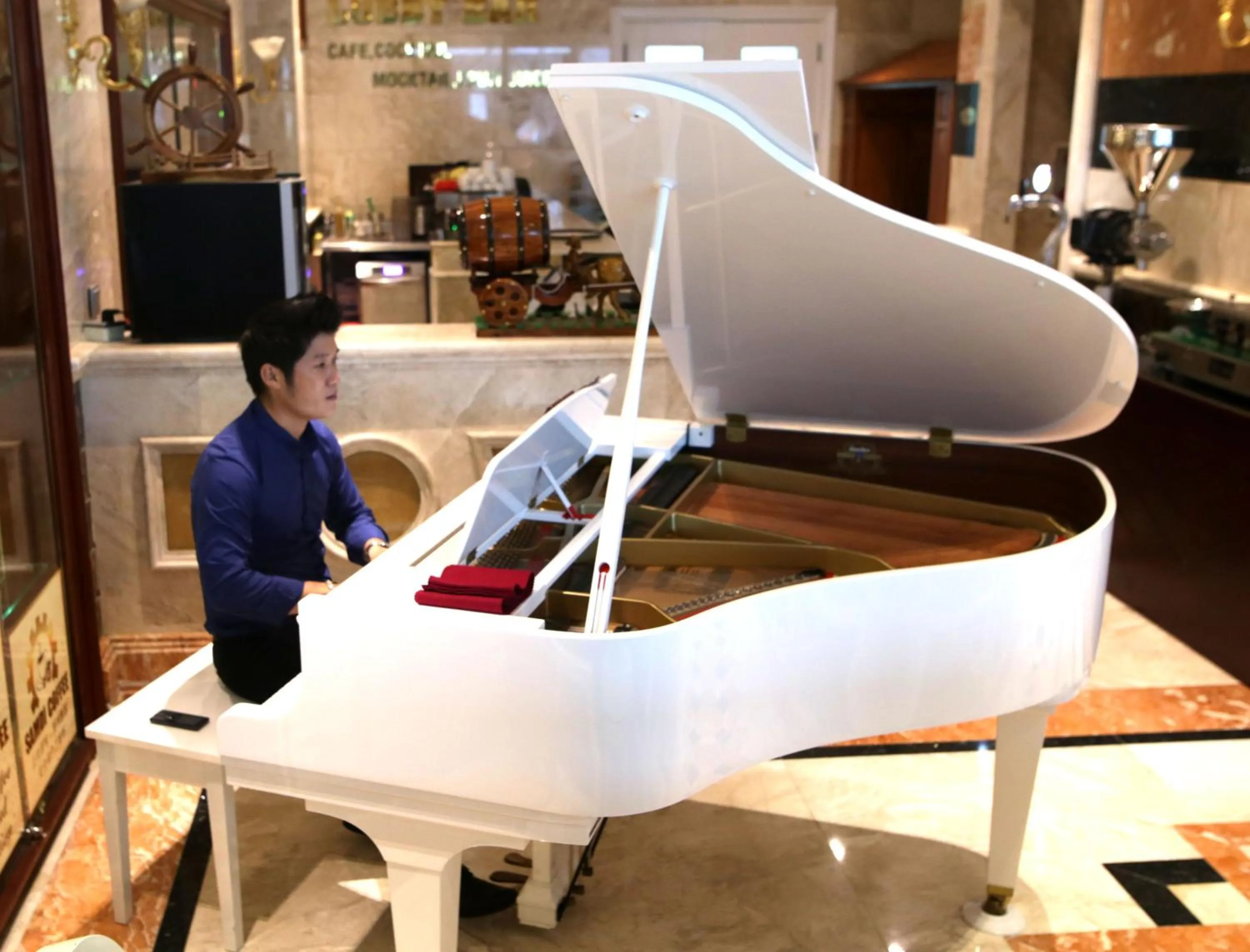 Entertainment in Samdi Da Nang Central Hotel