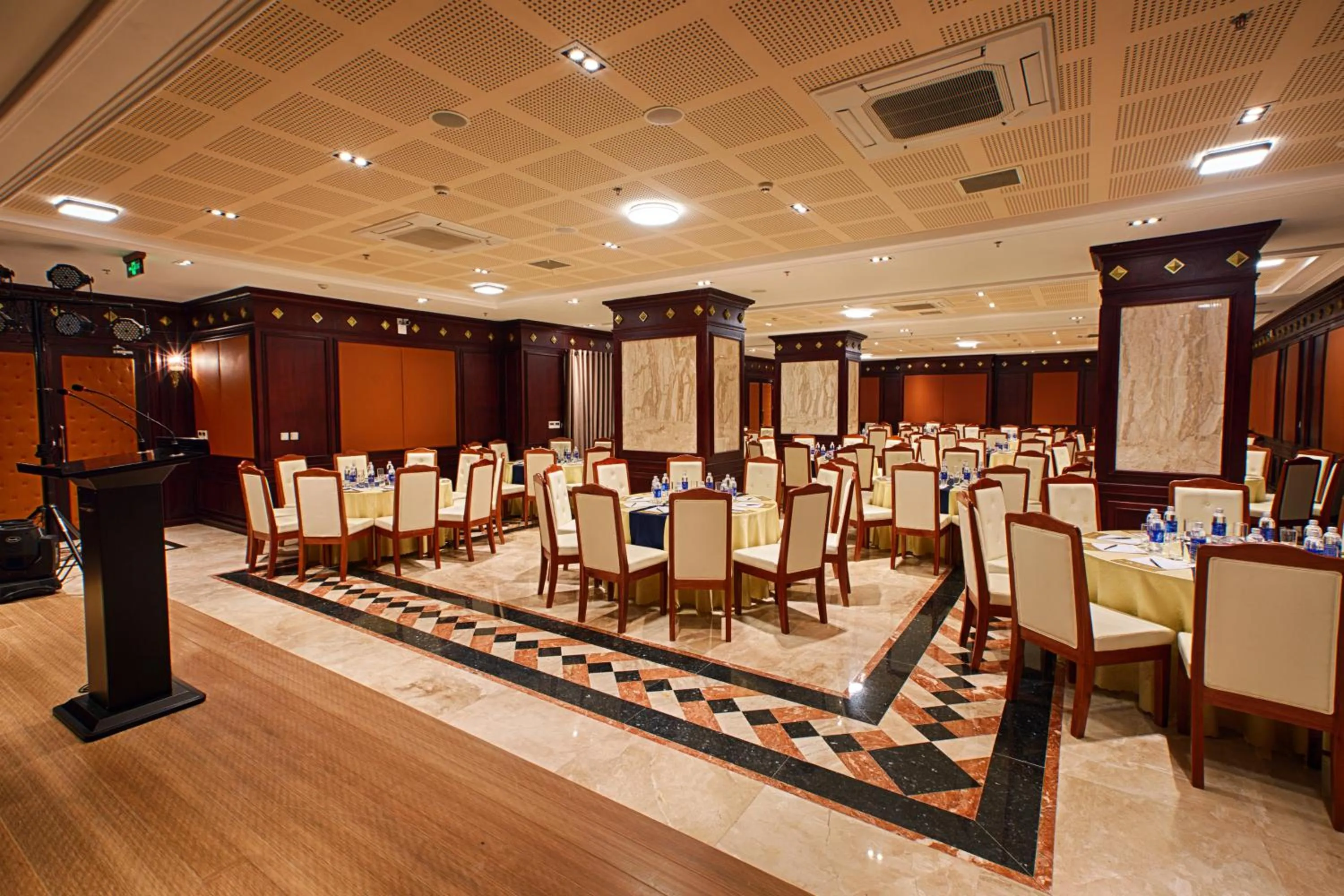 Business facilities in Samdi Da Nang Central Hotel