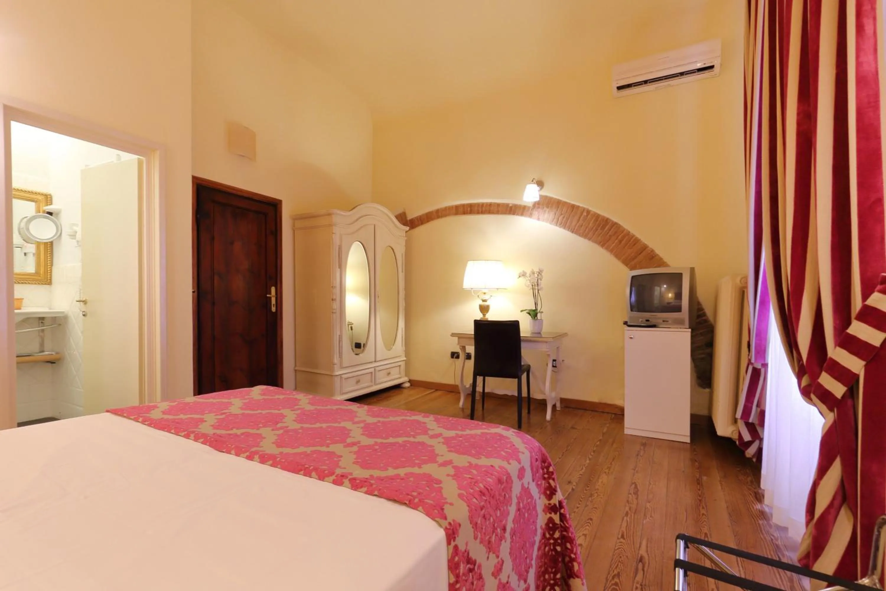 Day, Bed in Relais Lavagnini Florence