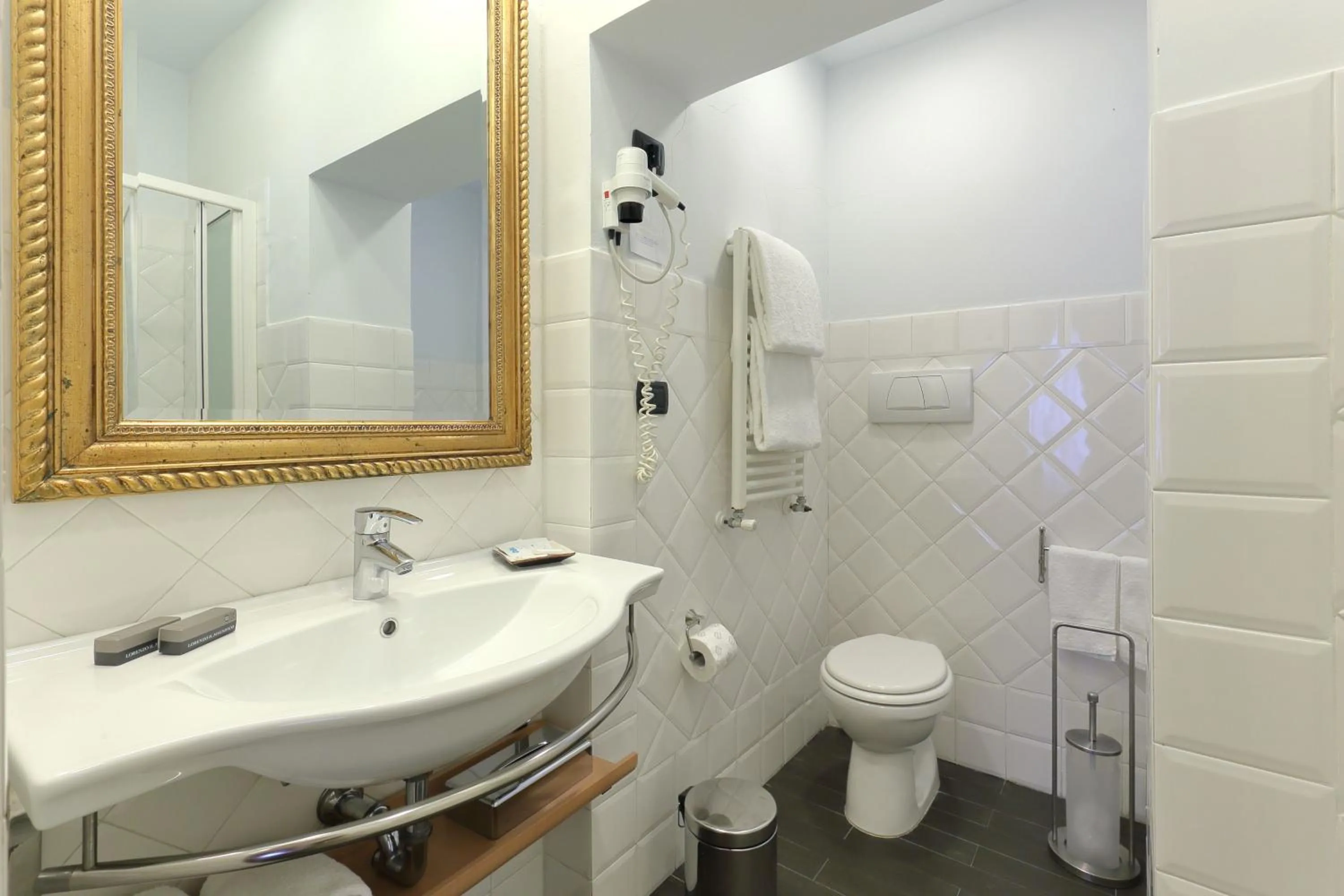 Bathroom in Relais Lavagnini Florence
