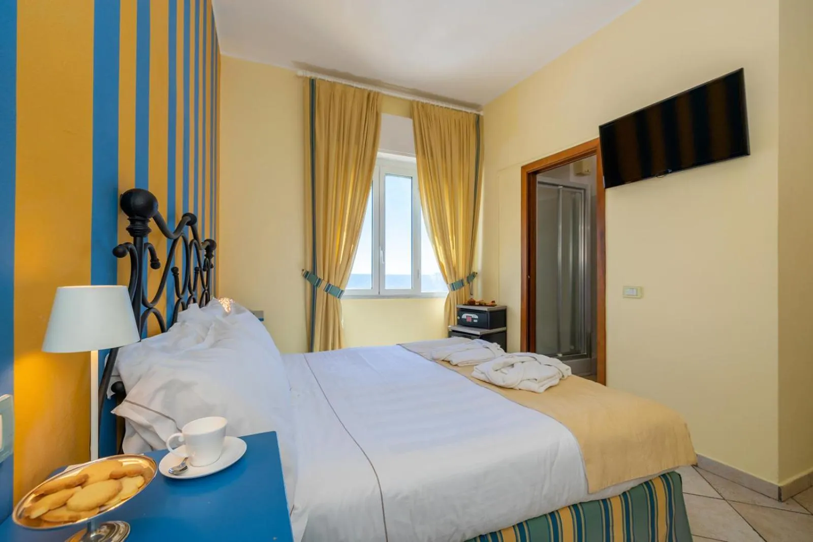 Bed in Hotel Albatros Varigotti