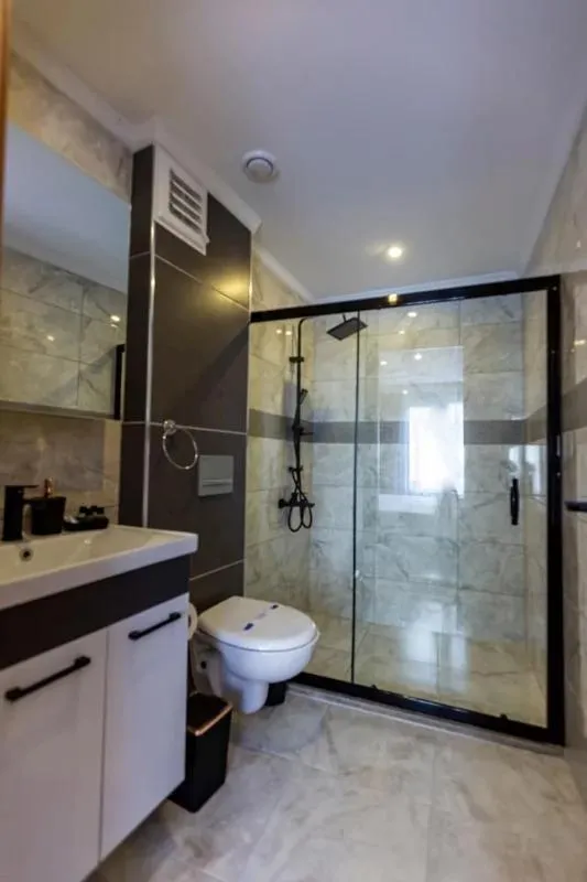 Shower in İstanbulites Hotel